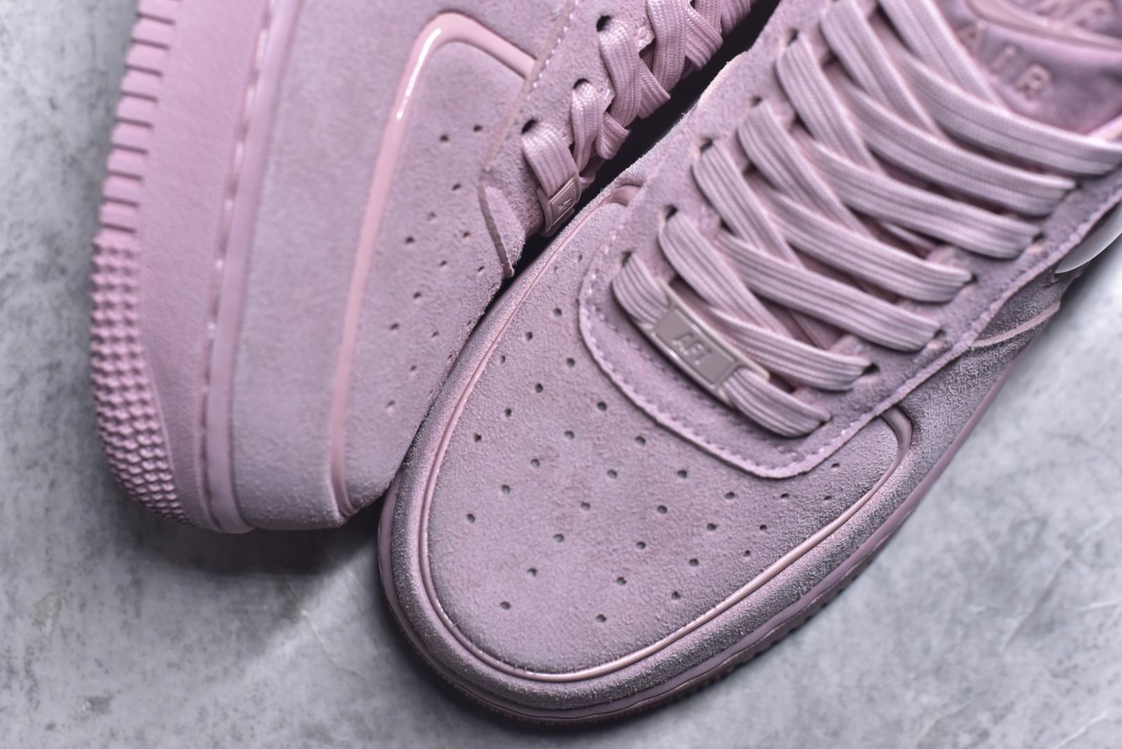 图片[8]-#耐克Nike AIR FORCE 1’07空军一号低帮百搭休闲运动板鞋。柔软、弹性十足的缓震性能和出色的中底设计，横跨复古与现代的外型结合，造就出风靡全球三十多年的Force 1。 货号：HV4406-601 尺码：36 36.5 37.5 38 38.5 39 40 40.5 41 42 42.5 43 44 45-选品中心