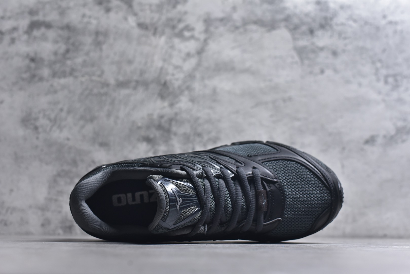 图片[4]-#Mizuno 美津侬 WAVE PROPHECY 14S 复古时尚休闲舒适运动跑步鞋 美津浓WAVE机械缓震 可以说是机械缓震跑鞋科技的翘楚有着非凡的适应性，有着充分而持久的缓震能力和轻量化设计，是一双可以陪伴我们日常训练甚至是半马比赛的跑鞋，无论是“跑步初哥”还是“精英老鸟”，只要不是比较夸张的大体重人群，都可以穿着WAVE RIDER 来跑步。如果你不知道跑步穿什么鞋，不知道给别人推荐什么鞋，那么选“美津浓 ” 尺码：36-45-选品中心