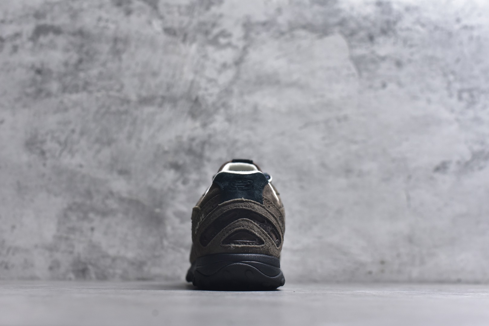 图片[5]-#BASKETCASE x New Balance U204LBC1 NB204L新百伦新款舒适百搭耐磨轻便低帮生活休闲鞋 男女同款 联名棕色 原档数据独立私模大底 唯一正确三层组合大底 特高弹切片加持 百分百还原原鞋脚感 NB市场最强产物 防伪原标全套原楦原纸板原厂数据开发 全鞋电脑针车加持 原厂网布 原装进口头层翻毛皮料正确绒感卡色 正确中底拉帮中底网布细节 匠心打造 耗时两个月开发完成 工艺极其复杂难度可想而知 高端零售专供产物 尺码：36-44.5-选品中心