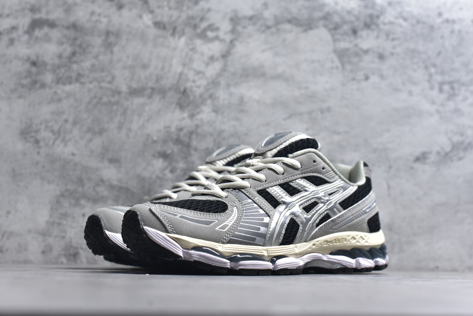 图片[2]-#Asics Gel-Kayano 12.1 亚瑟士 运动休闲透气专业跑鞋 采用工程弹性双层再生针织密度鞋面材质 后跟3D可视GEL缓震乳胶物料 升级FF BLAST PLUS全新缓震中底部位科技材质 外置高耐磨橡胶外底 稳步升级,跑出节奏 货号：1203A846-020 尺码：36-46-选品中心