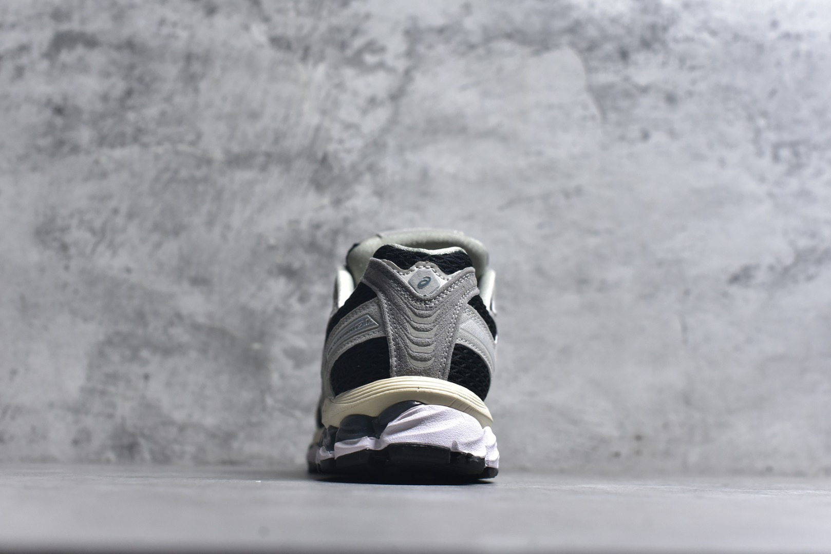 图片[5]-#Asics Gel-Kayano 12.1 亚瑟士 运动休闲透气专业跑鞋 采用工程弹性双层再生针织密度鞋面材质 后跟3D可视GEL缓震乳胶物料 升级FF BLAST PLUS全新缓震中底部位科技材质 外置高耐磨橡胶外底 稳步升级,跑出节奏 货号：1203A846-020 尺码：36-46-选品中心