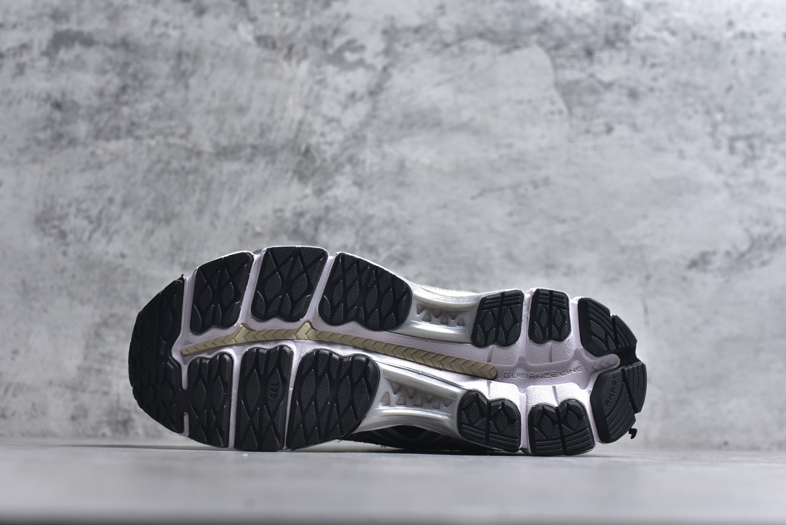 图片[6]-#Asics Gel-Kayano 12.1 亚瑟士 运动休闲透气专业跑鞋 采用工程弹性双层再生针织密度鞋面材质 后跟3D可视GEL缓震乳胶物料 升级FF BLAST PLUS全新缓震中底部位科技材质 外置高耐磨橡胶外底 稳步升级,跑出节奏 货号：1203A846-020 尺码：36-46-选品中心