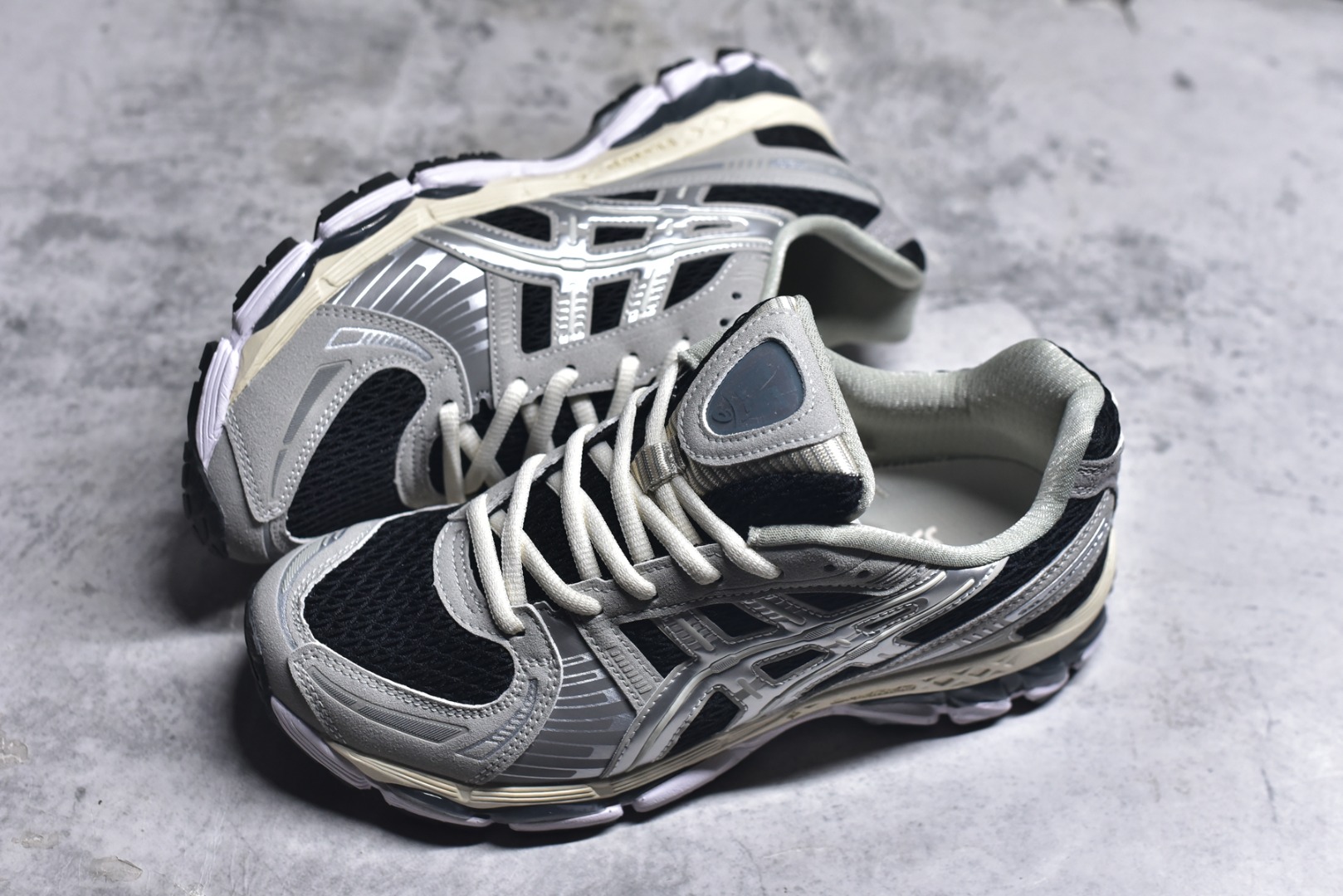 图片[7]-#Asics Gel-Kayano 12.1 亚瑟士 运动休闲透气专业跑鞋 采用工程弹性双层再生针织密度鞋面材质 后跟3D可视GEL缓震乳胶物料 升级FF BLAST PLUS全新缓震中底部位科技材质 外置高耐磨橡胶外底 稳步升级,跑出节奏 货号：1203A846-020 尺码：36-46-选品中心