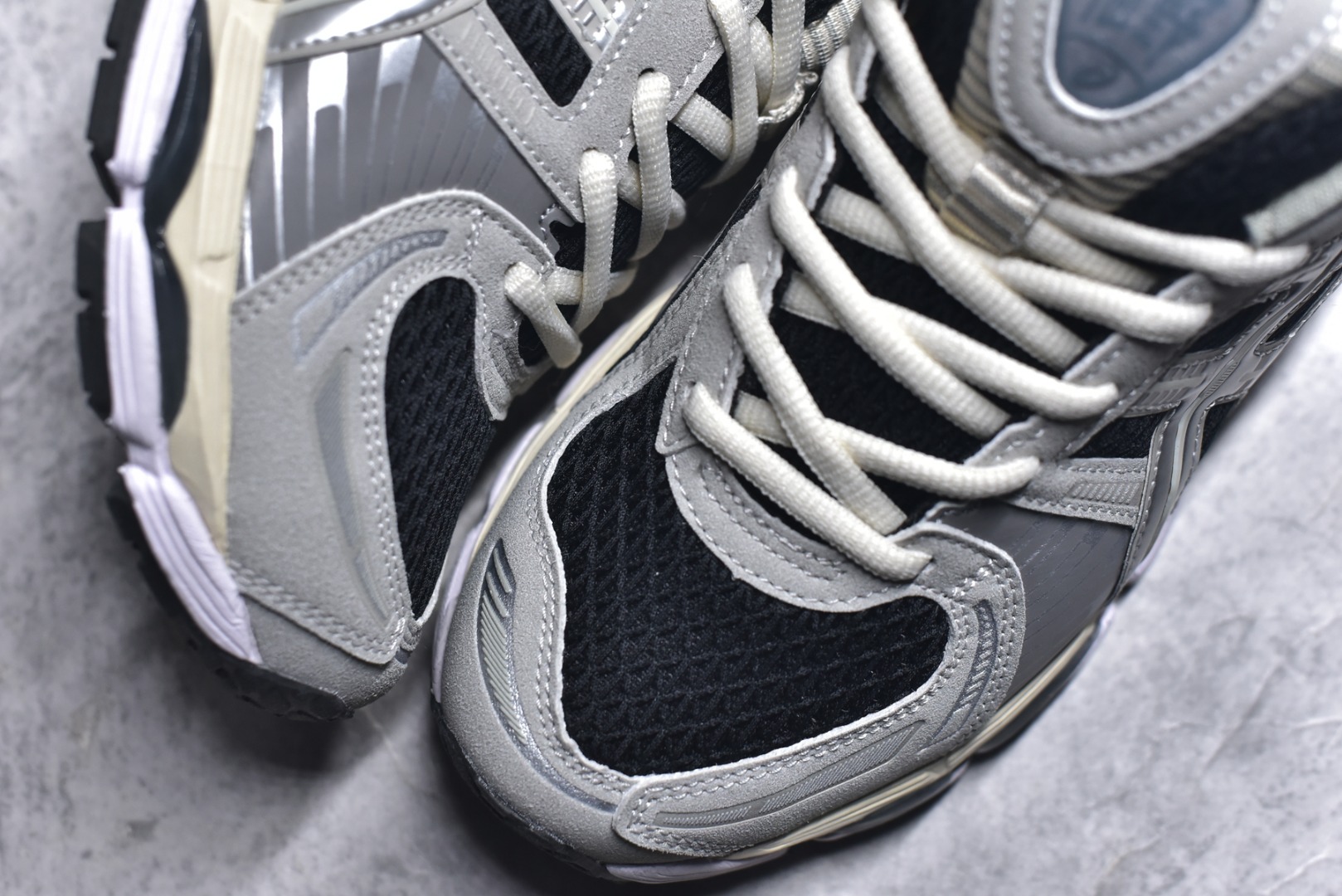 图片[8]-#Asics Gel-Kayano 12.1 亚瑟士 运动休闲透气专业跑鞋 采用工程弹性双层再生针织密度鞋面材质 后跟3D可视GEL缓震乳胶物料 升级FF BLAST PLUS全新缓震中底部位科技材质 外置高耐磨橡胶外底 稳步升级,跑出节奏 货号：1203A846-020 尺码：36-46-选品中心