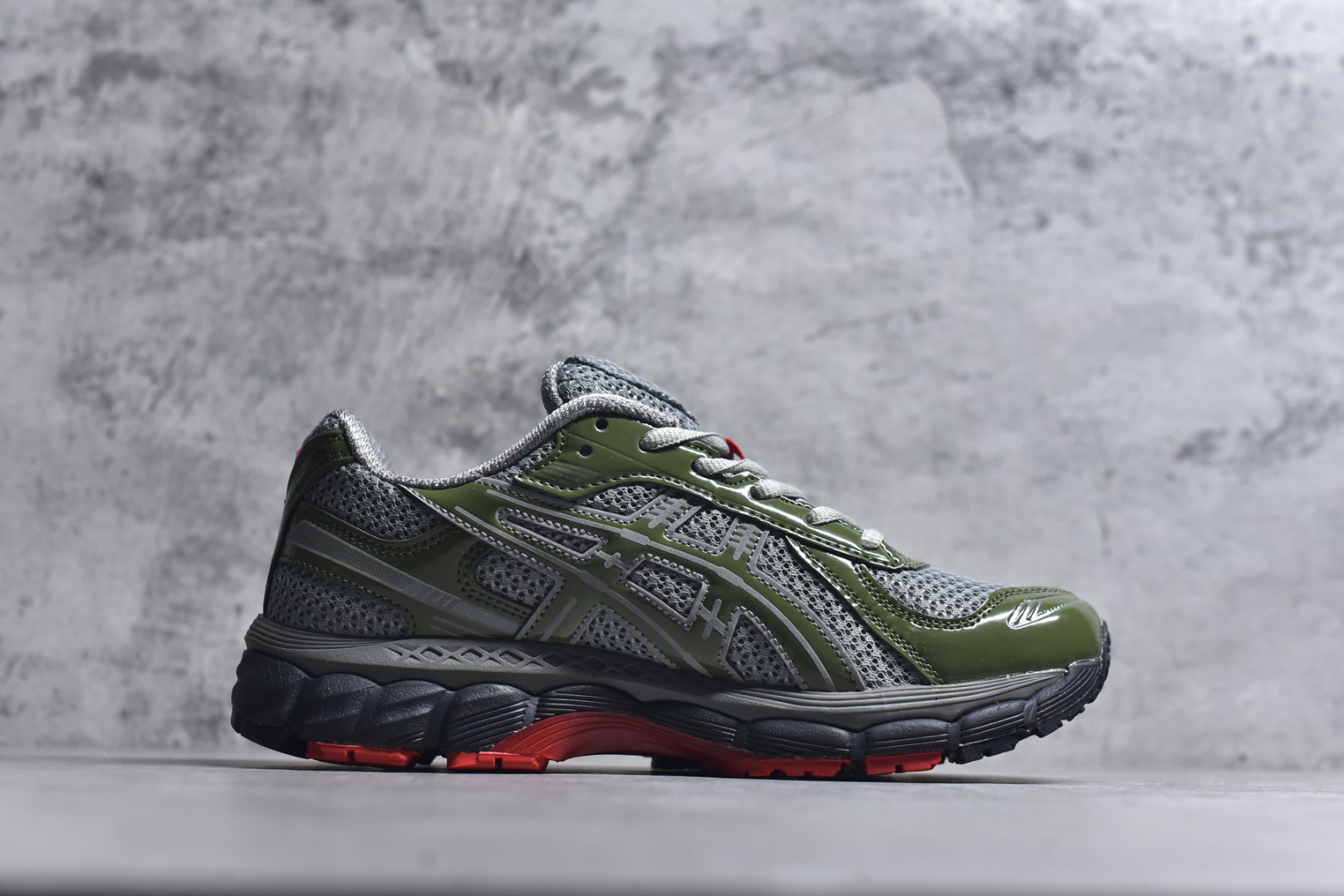 图片[3]-#Asics Gel-Nimbus 12.1 亚瑟士复古透气休闲缓震耐磨跑步鞋 #鞋面采用无缝线鞋面，贴合脚型，穿着舒适；中底360°环绕式GL，提供良好的缓冲性能； 货号：1203A869-021 尺码：36 37 37.5 38 39 39.5 40 40.5 41.5 42 42.5 43.5 44 45-选品中心