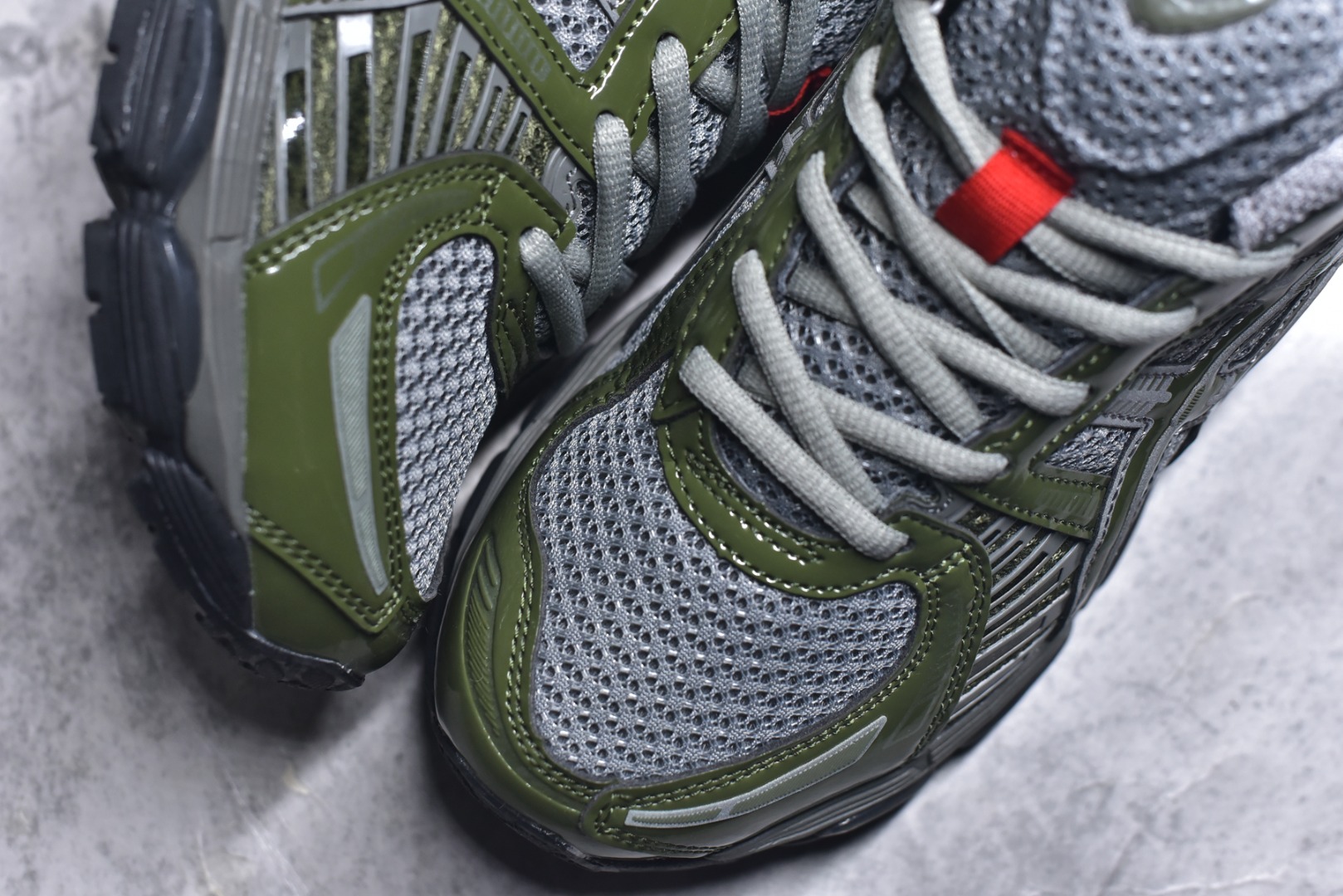 图片[8]-#Asics Gel-Nimbus 12.1 亚瑟士复古透气休闲缓震耐磨跑步鞋 #鞋面采用无缝线鞋面，贴合脚型，穿着舒适；中底360°环绕式GL，提供良好的缓冲性能； 货号：1203A869-021 尺码：36 37 37.5 38 39 39.5 40 40.5 41.5 42 42.5 43.5 44 45-选品中心