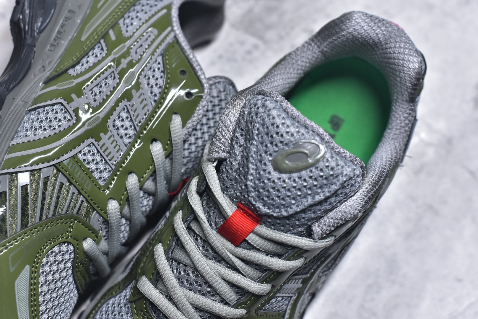 图片[9]-#Asics Gel-Nimbus 12.1 亚瑟士复古透气休闲缓震耐磨跑步鞋 #鞋面采用无缝线鞋面，贴合脚型，穿着舒适；中底360°环绕式GL，提供良好的缓冲性能； 货号：1203A869-021 尺码：36 37 37.5 38 39 39.5 40 40.5 41.5 42 42.5 43.5 44 45-选品中心