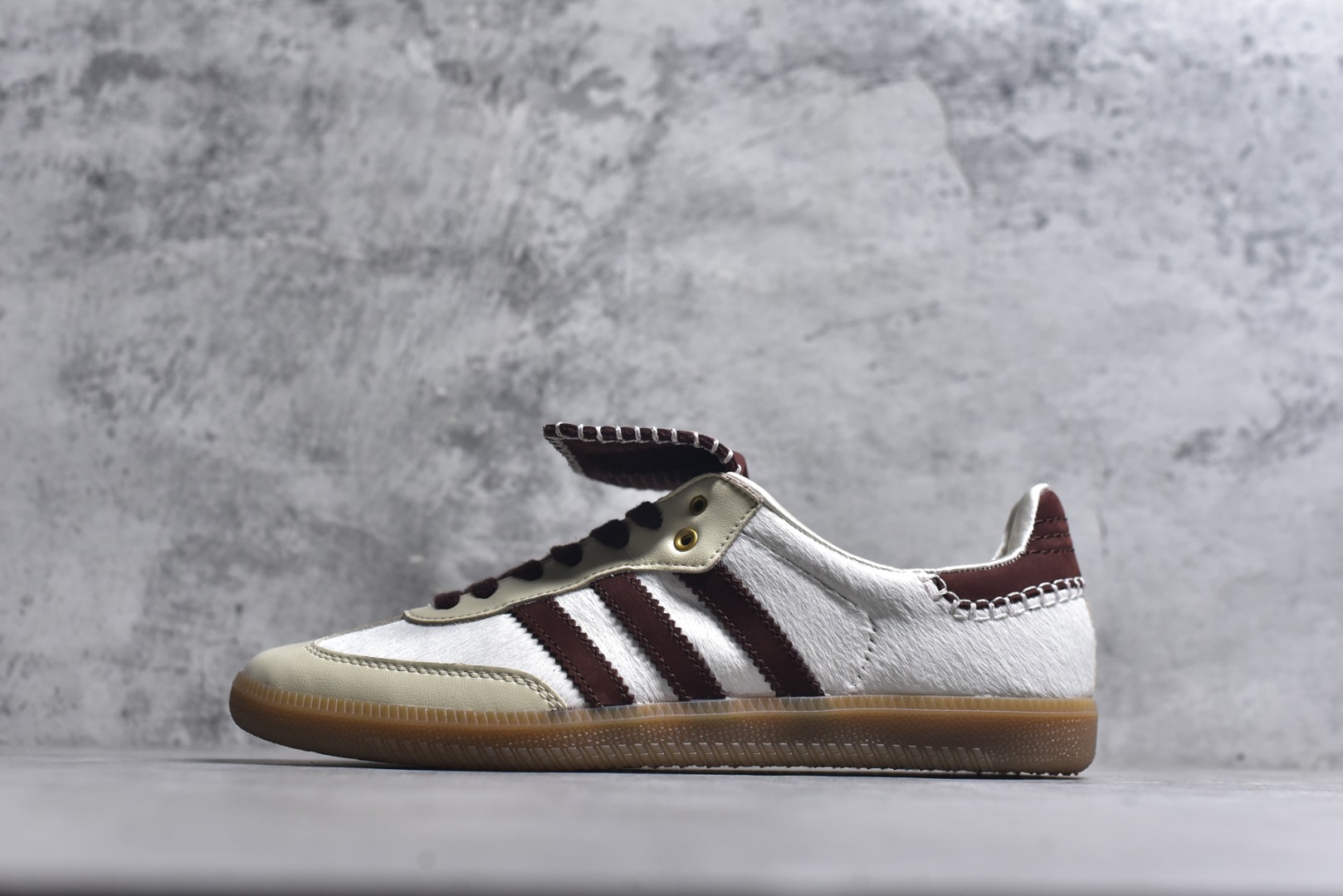 #WALES BONNER x adidas originals Samba Pony Tonal 舒适 耐磨 低帮 板鞋 男女同款 米白 三阿迪达斯叶草休闲防滑耐磨低帮板鞋 货号：IE0586 尺码： 36 36.5 37.5 38 38.5 39 40 40.5 41 42 42.5 43 44 44.5 45-选品中心