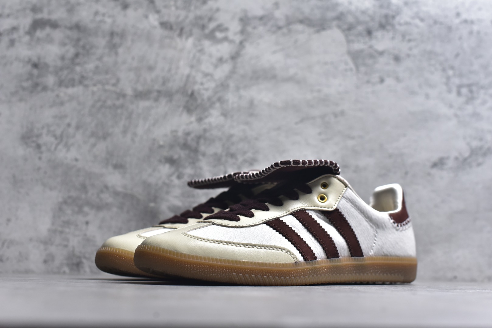 图片[2]-#WALES BONNER x adidas originals Samba Pony Tonal 舒适 耐磨 低帮 板鞋 男女同款 米白 三阿迪达斯叶草休闲防滑耐磨低帮板鞋 货号：IE0586 尺码： 36 36.5 37.5 38 38.5 39 40 40.5 41 42 42.5 43 44 44.5 45-选品中心