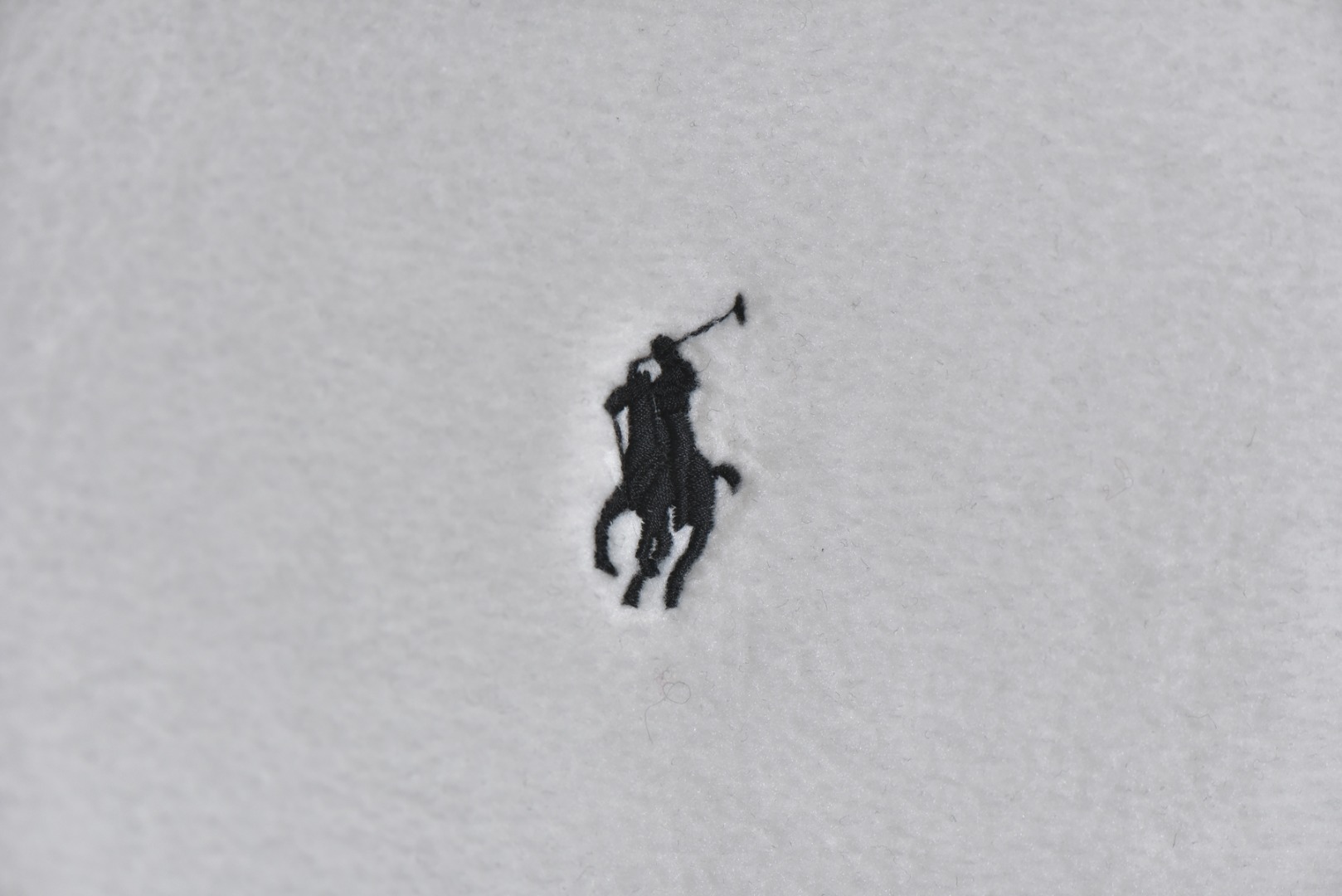 图片[3]-#拉尔夫劳伦双面绒polo 面料：16支双面绒，280克重，成分100%涤纶 罗纹：32支精棉十字罗纹，360克 采用日本进口“百灵达”多头式刺绣机台绣花，刺绣更缜密，更美观！独家订购进口“Coats”高士线，国际知名品牌，世界领先的缝纫线制造商。 独家对版开模，做原版等同大小厚度蝶贝纽扣。取自天然贝母打磨而成，纽扣表面受光源照射隐约带有五彩斑斓的亮泽感，纽扣的针孔朝向对版打扣，保持整齐，细节还原！ 尺码：S M L XL-选品中心