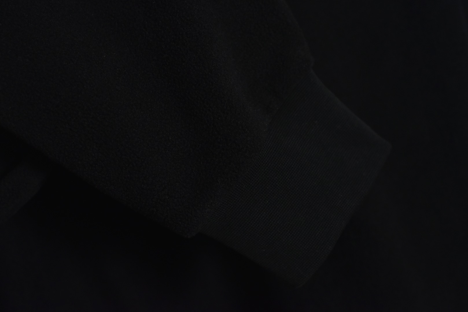 图片[5]-#拉尔夫劳伦双面绒polo 面料：16支双面绒，280克重，成分100%涤纶 罗纹：32支精棉十字罗纹，360克 采用日本进口“百灵达”多头式刺绣机台绣花，刺绣更缜密，更美观！独家订购进口“Coats”高士线，国际知名品牌，世界领先的缝纫线制造商。 独家对版开模，做原版等同大小厚度蝶贝纽扣。取自天然贝母打磨而成，纽扣表面受光源照射隐约带有五彩斑斓的亮泽感，纽扣的针孔朝向对版打扣，保持整齐，细节还原！ 尺码：S M L XL-选品中心