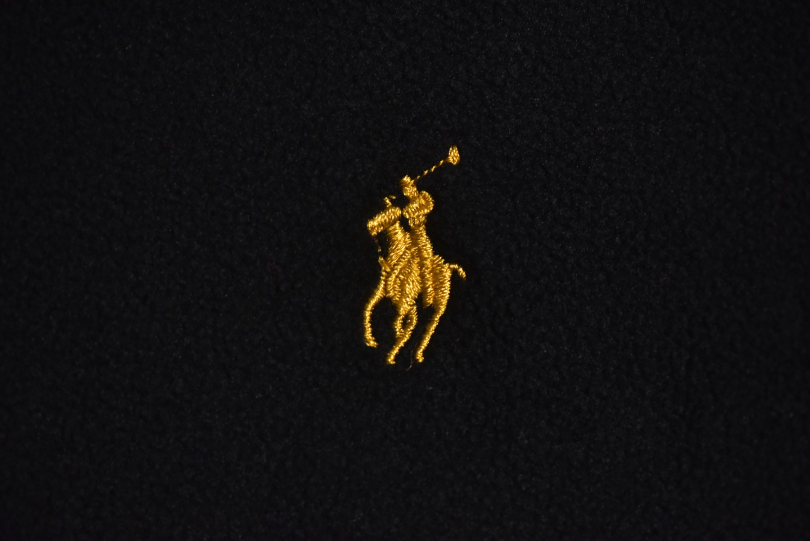 图片[3]-#拉尔夫劳伦双面绒polo 面料：16支双面绒，280克重，成分100%涤纶 罗纹：32支精棉十字罗纹，360克 采用日本进口“百灵达”多头式刺绣机台绣花，刺绣更缜密，更美观！独家订购进口“Coats”高士线，国际知名品牌，世界领先的缝纫线制造商。 独家对版开模，做原版等同大小厚度蝶贝纽扣。取自天然贝母打磨而成，纽扣表面受光源照射隐约带有五彩斑斓的亮泽感，纽扣的针孔朝向对版打扣，保持整齐，细节还原！ 尺码：S M L XL-选品中心