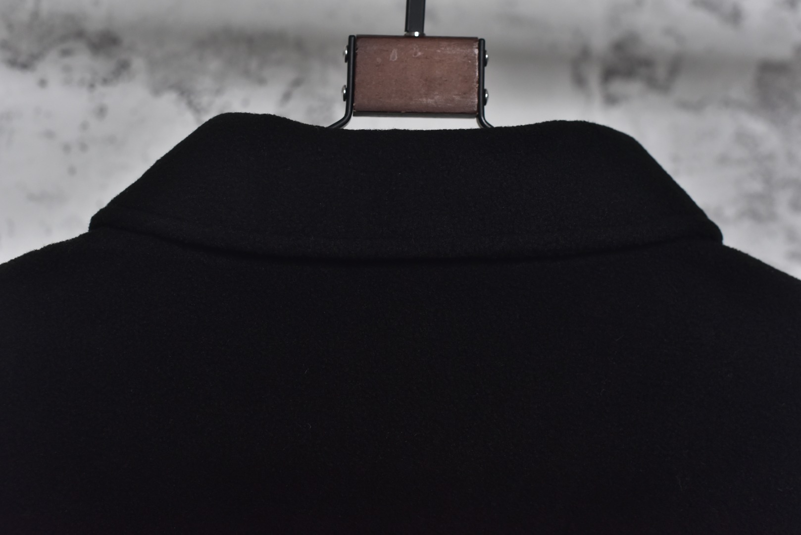 图片[8]-#拉尔夫劳伦双面绒polo 面料：16支双面绒，280克重，成分100%涤纶 罗纹：32支精棉十字罗纹，360克 采用日本进口“百灵达”多头式刺绣机台绣花，刺绣更缜密，更美观！独家订购进口“Coats”高士线，国际知名品牌，世界领先的缝纫线制造商。 独家对版开模，做原版等同大小厚度蝶贝纽扣。取自天然贝母打磨而成，纽扣表面受光源照射隐约带有五彩斑斓的亮泽感，纽扣的针孔朝向对版打扣，保持整齐，细节还原！ 尺码：S M L XL-选品中心