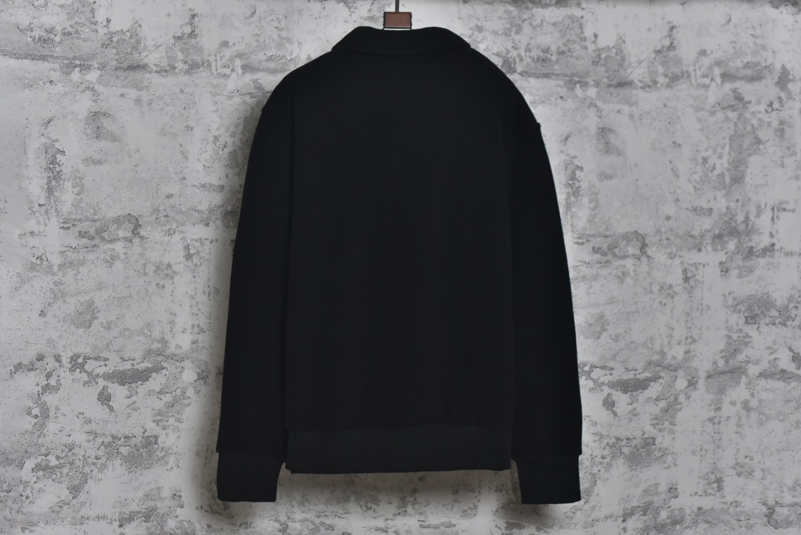 图片[2]-#拉尔夫劳伦双面绒polo 面料：16支双面绒，280克重，成分100%涤纶 罗纹：32支精棉十字罗纹，360克 采用日本进口“百灵达”多头式刺绣机台绣花，刺绣更缜密，更美观！独家订购进口“Coats”高士线，国际知名品牌，世界领先的缝纫线制造商。 独家对版开模，做原版等同大小厚度蝶贝纽扣。取自天然贝母打磨而成，纽扣表面受光源照射隐约带有五彩斑斓的亮泽感，纽扣的针孔朝向对版打扣，保持整齐，细节还原！ 尺码：S M L XL-选品中心