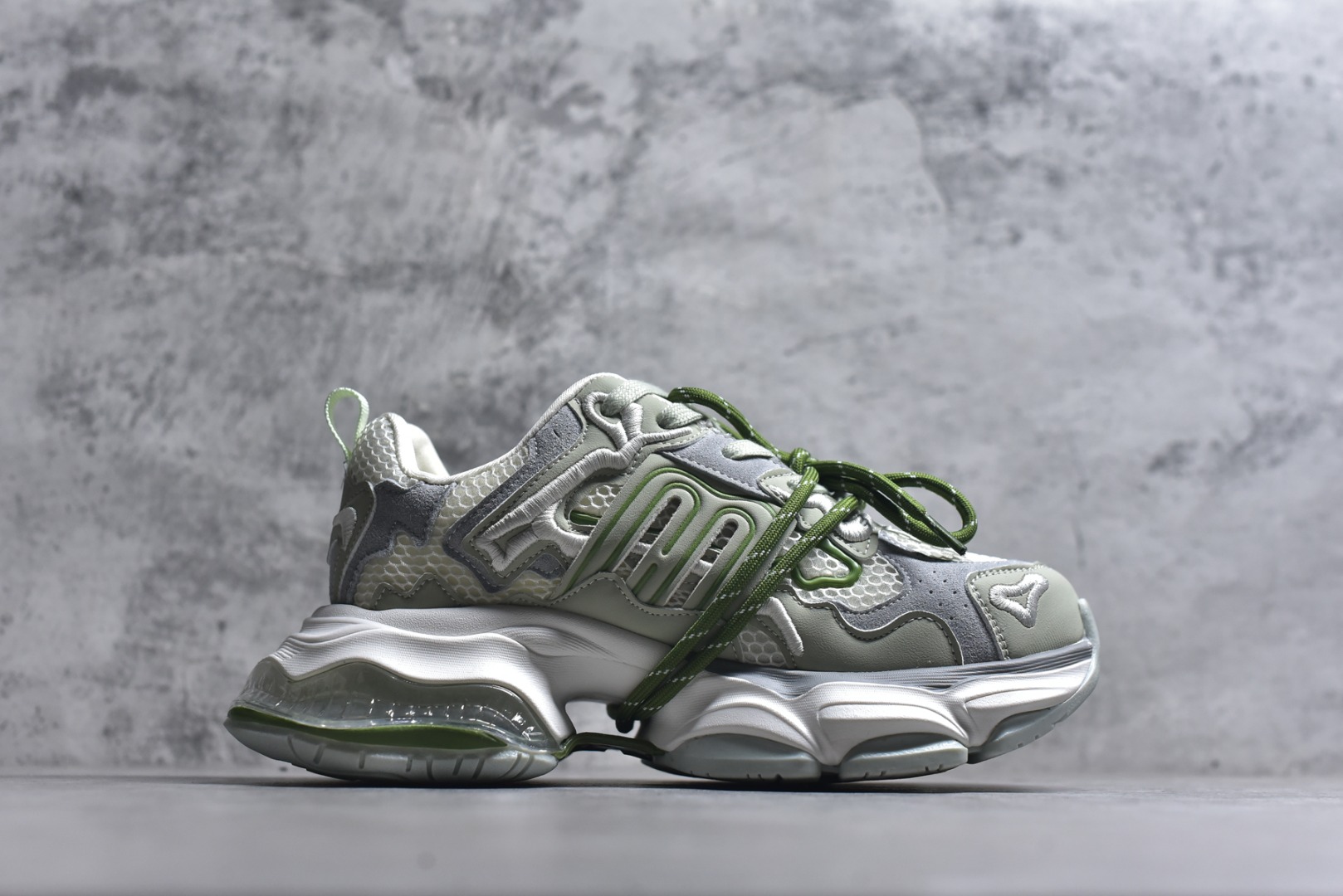 图片[3]-#GG-CC赵露思2025新款厚底增高休闲运动老爹鞋系列 广东大厂出品 7CM厚底增高 星河粒子 银白粉色 银角大王 完美细节 25ss春季新款厚底增高 大长腿 时髦look轻松定格 不费力展现率性氛围 高档银盒 酷帅机能风不规则设计大底 拼色造型设计 轻便舒适百搭 GGCC银白配色好温柔 三层组合月牙底 柔软有弹性的月牙底和增加舒适度显腿长的7cm增高 长时间走路和站立都不累脚舒适度和少女感 厚底增高 不管怎么搭都好看~尺码：35 36 37 38 39 40-选品中心