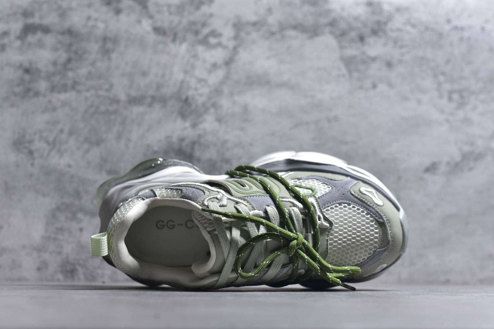 图片[4]-#GG-CC赵露思2025新款厚底增高休闲运动老爹鞋系列 广东大厂出品 7CM厚底增高 星河粒子 银白粉色 银角大王 完美细节 25ss春季新款厚底增高 大长腿 时髦look轻松定格 不费力展现率性氛围 高档银盒 酷帅机能风不规则设计大底 拼色造型设计 轻便舒适百搭 GGCC银白配色好温柔 三层组合月牙底 柔软有弹性的月牙底和增加舒适度显腿长的7cm增高 长时间走路和站立都不累脚舒适度和少女感 厚底增高 不管怎么搭都好看~尺码：35 36 37 38 39 40-选品中心