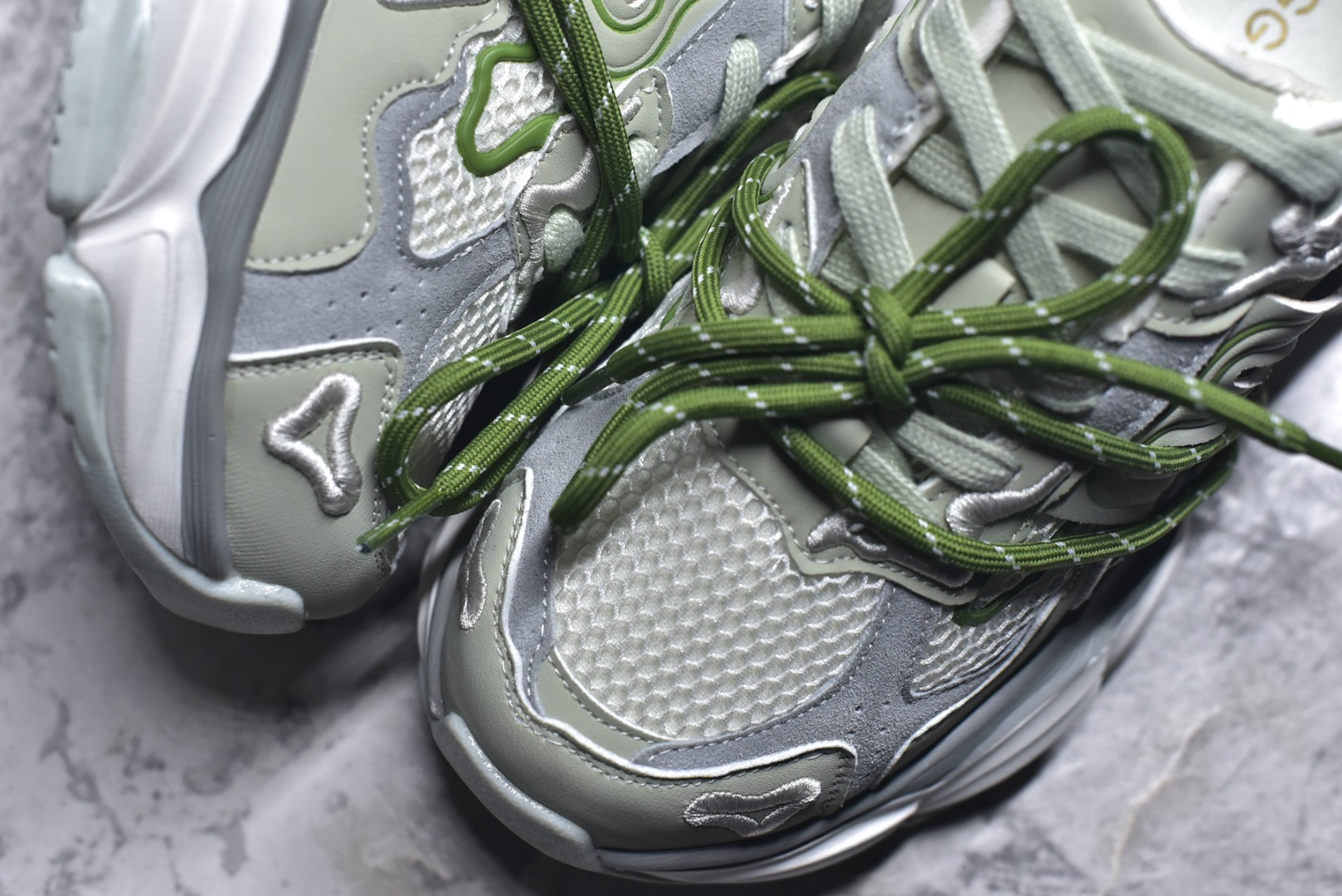 图片[8]-#GG-CC赵露思2025新款厚底增高休闲运动老爹鞋系列 广东大厂出品 7CM厚底增高 星河粒子 银白粉色 银角大王 完美细节 25ss春季新款厚底增高 大长腿 时髦look轻松定格 不费力展现率性氛围 高档银盒 酷帅机能风不规则设计大底 拼色造型设计 轻便舒适百搭 GGCC银白配色好温柔 三层组合月牙底 柔软有弹性的月牙底和增加舒适度显腿长的7cm增高 长时间走路和站立都不累脚舒适度和少女感 厚底增高 不管怎么搭都好看~尺码：35 36 37 38 39 40-选品中心