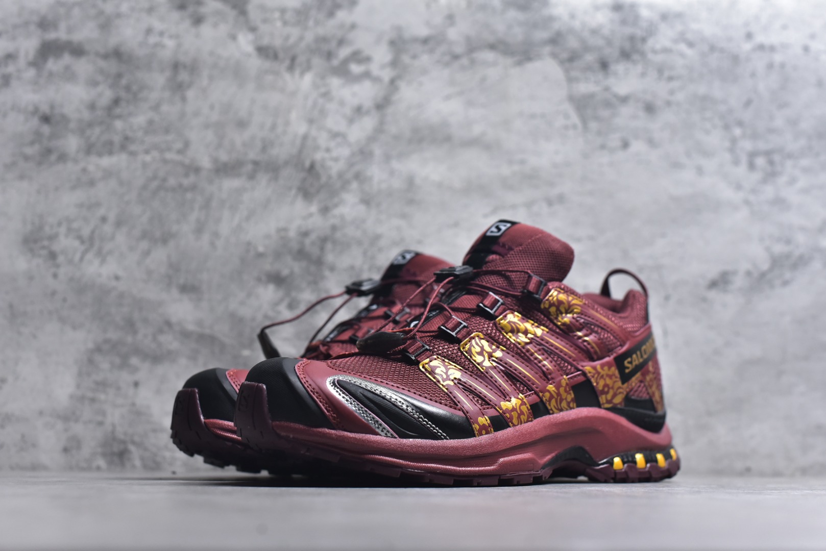 图片[2]-#Salomon XA PRO 3D SUEDE 萨洛蒙户外越野跑鞋 鞋面采用SENSIFIT贴合技术 全方位贴合包裹脚型 鞋跟部鞋底牵引设计 提供强大的抓地性能 更适应野外崎岖不平的道路 其3D ADVANCED CHASSIS底盘 材料轻量大化 钉齿设计更具稳定性、防护性 鞋底易磨损区运用CONTAGRIP高耐磨材料 应对城市硬质路面长距离跑考验 货号：478676-28 尺码：36 36.5 37 38 38.5 39 40 40.5 41 42 42.5 43 44 45-选品中心