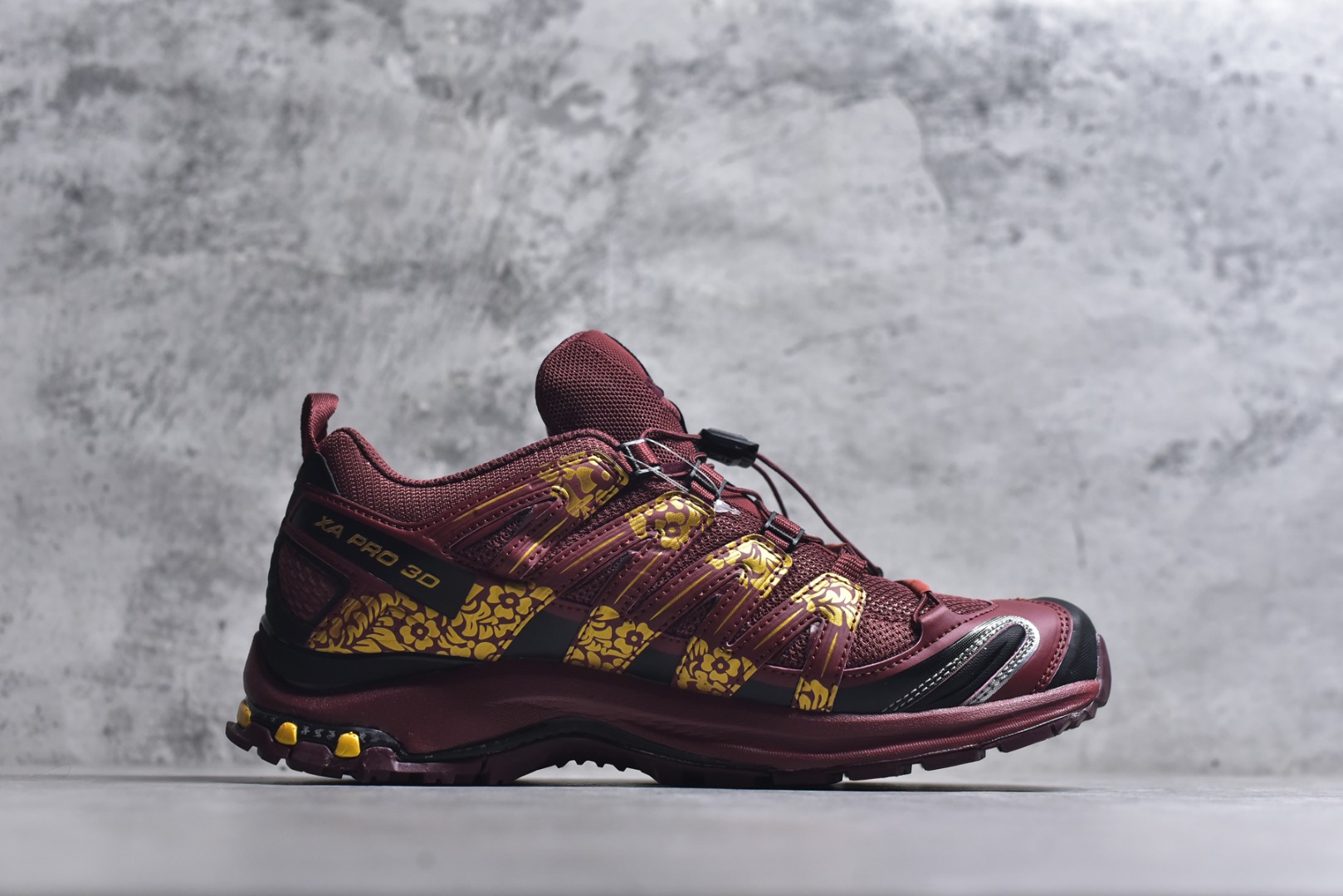 图片[3]-#Salomon XA PRO 3D SUEDE 萨洛蒙户外越野跑鞋 鞋面采用SENSIFIT贴合技术 全方位贴合包裹脚型 鞋跟部鞋底牵引设计 提供强大的抓地性能 更适应野外崎岖不平的道路 其3D ADVANCED CHASSIS底盘 材料轻量大化 钉齿设计更具稳定性、防护性 鞋底易磨损区运用CONTAGRIP高耐磨材料 应对城市硬质路面长距离跑考验 货号：478676-28 尺码：36 36.5 37 38 38.5 39 40 40.5 41 42 42.5 43 44 45-选品中心