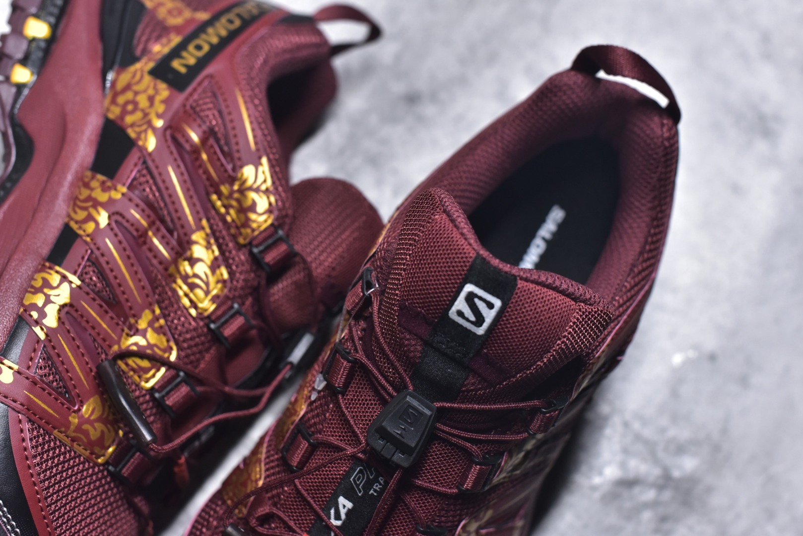 图片[9]-#Salomon XA PRO 3D SUEDE 萨洛蒙户外越野跑鞋 鞋面采用SENSIFIT贴合技术 全方位贴合包裹脚型 鞋跟部鞋底牵引设计 提供强大的抓地性能 更适应野外崎岖不平的道路 其3D ADVANCED CHASSIS底盘 材料轻量大化 钉齿设计更具稳定性、防护性 鞋底易磨损区运用CONTAGRIP高耐磨材料 应对城市硬质路面长距离跑考验 货号：478676-28 尺码：36 36.5 37 38 38.5 39 40 40.5 41 42 42.5 43 44 45-选品中心