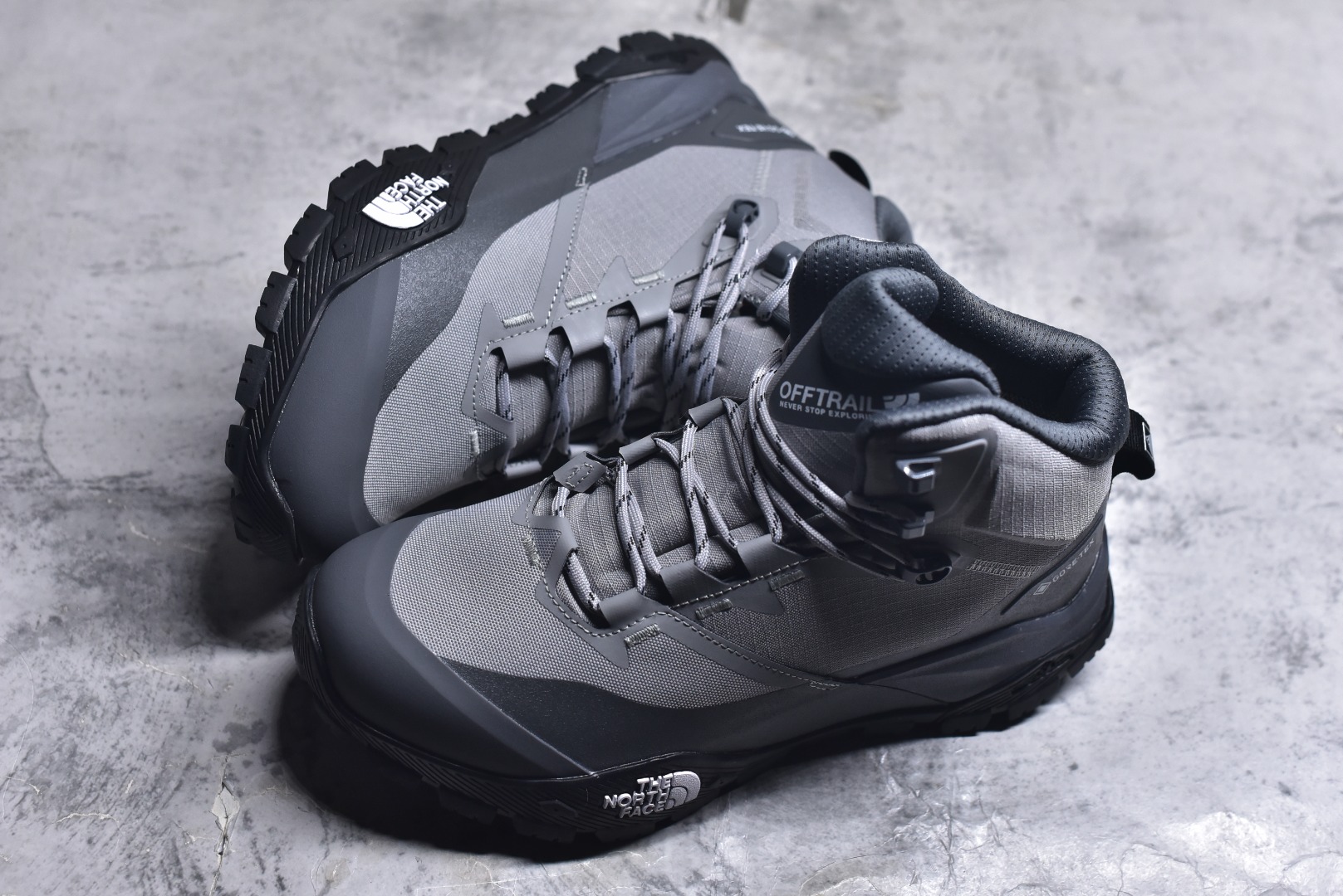 图片[7]-#北面M OFFTRAIL HIKE MID GORE-Tex 高邦户外防水机能鞋 纯原版本 鞋底采用Vibram黄金大底 专门为鞋底设计的橡胶以出色的耐磨性 良好的防滑性或得不少户外运动爱好者的喜欢 专业户外登山品牌（北面）The North Face自1966年创立，由两位热爱登山徒步的年轻登山者于美西旧金山开创，不断透过研发与创新，并且将最先进的技术结合在服装与鞋款设计，生产多种外型帅气且专业能力非常强的户外运动装备而备受欢迎 货号： NF0A8AEU6S4233712 尺码：40 41 42 43 44 45-选品中心