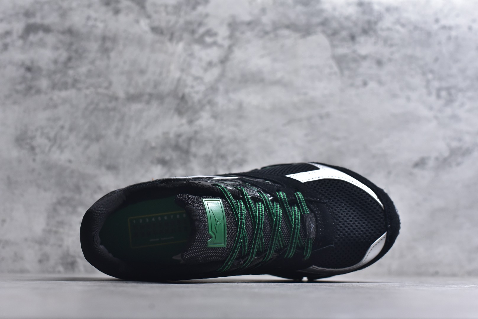 图片[4]-#Mizuno Wave Prophecy LS 经典百搭跑步鞋 男女同款 美津浓（Mizuno）是日本美津浓株式会社于1906年创立的运动品牌，经过一个多世纪的不断努力现已成为世界著名的运动器具、服装和鞋类生产商。美津浓力求服务于各类运动项目，并竭力使运动生活更加愉快和振奋。产品种类齐全，覆盖几乎全部主要运动项目，达到30万多个品类。尺码：36 36.5 37.5 38 38.5 39 40 40.5 41 42 42.5 43 44 44.5 45-选品中心