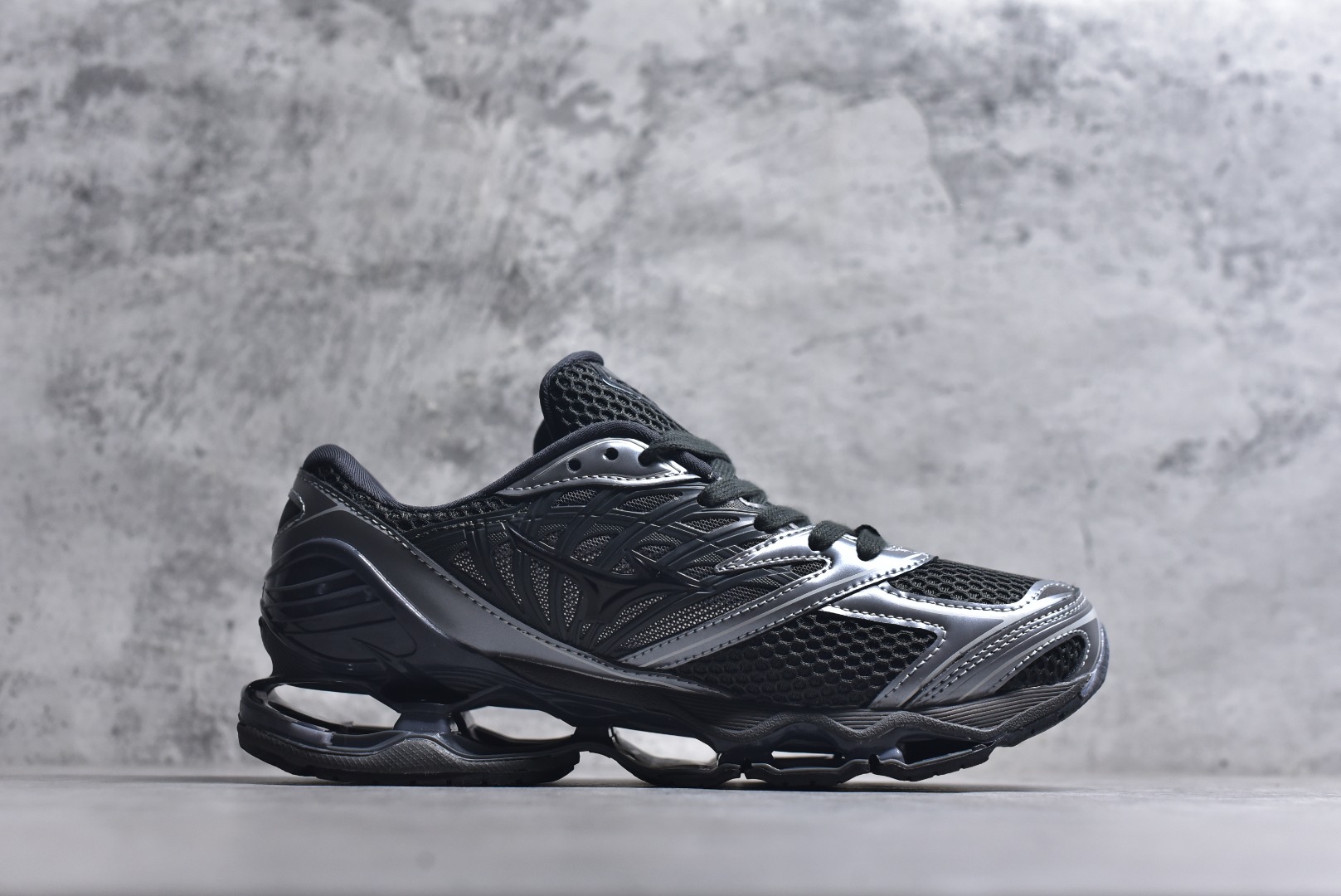 图片[3]-#Mizuno Wave Prophecy LS 经典百搭跑步鞋 男女同款 美津浓（Mizuno）是日本美津浓株式会社于1906年创立的运动品牌，经过一个多世纪的不断努力现已成为世界著名的运动器具、服装和鞋类生产商。美津浓力求服务于各类运动项目，并竭力使运动生活更加愉快和振奋。产品种类齐全，覆盖几乎全部主要运动项目，达到30万多个品类。尺码：36 36.5 37.5 38 38.5 39 40 40.5 41 42 42.5 43 44 44.5 45-选品中心