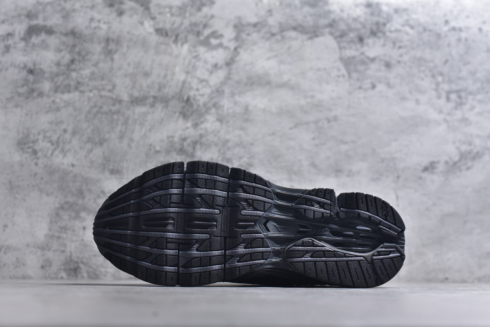 图片[6]-#Mizuno Wave Prophecy LS 经典百搭跑步鞋 男女同款 美津浓（Mizuno）是日本美津浓株式会社于1906年创立的运动品牌，经过一个多世纪的不断努力现已成为世界著名的运动器具、服装和鞋类生产商。美津浓力求服务于各类运动项目，并竭力使运动生活更加愉快和振奋。产品种类齐全，覆盖几乎全部主要运动项目，达到30万多个品类。尺码：36 36.5 37.5 38 38.5 39 40 40.5 41 42 42.5 43 44 44.5 45-选品中心