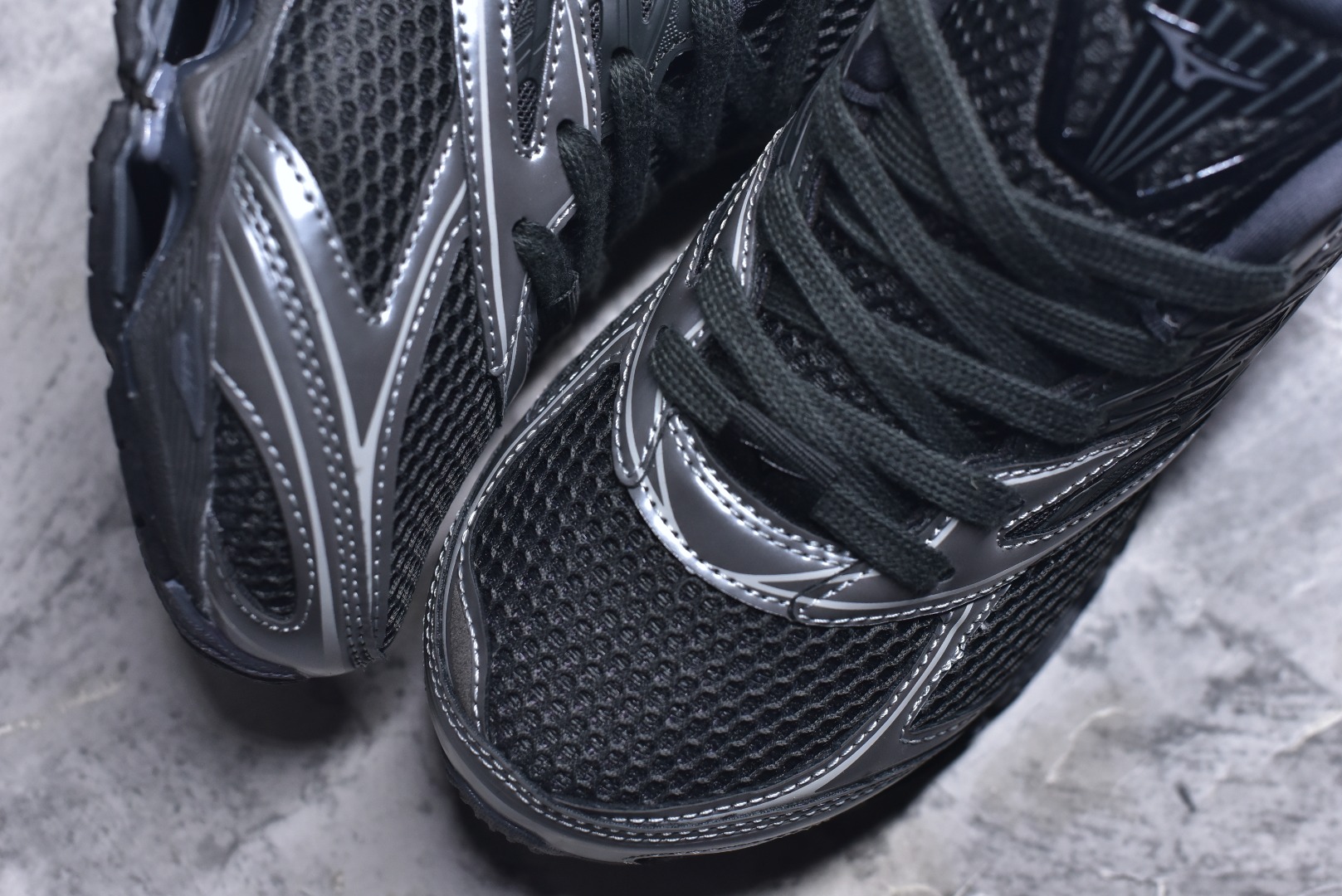 图片[8]-#Mizuno Wave Prophecy LS 经典百搭跑步鞋 男女同款 美津浓（Mizuno）是日本美津浓株式会社于1906年创立的运动品牌，经过一个多世纪的不断努力现已成为世界著名的运动器具、服装和鞋类生产商。美津浓力求服务于各类运动项目，并竭力使运动生活更加愉快和振奋。产品种类齐全，覆盖几乎全部主要运动项目，达到30万多个品类。尺码：36 36.5 37.5 38 38.5 39 40 40.5 41 42 42.5 43 44 44.5 45-选品中心