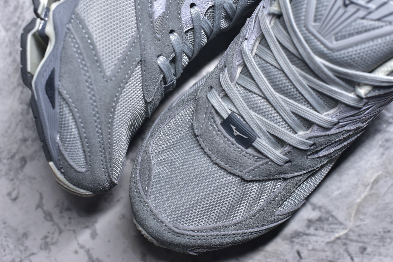 图片[8]-#Mizuno Wave Prophecy LS 经典百搭跑步鞋 男女同款 美津浓（Mizuno）是日本美津浓株式会社于1906年创立的运动品牌，经过一个多世纪的不断努力现已成为世界著名的运动器具、服装和鞋类生产商。美津浓力求服务于各类运动项目，并竭力使运动生活更加愉快和振奋。产品种类齐全，覆盖几乎全部主要运动项目，达到30万多个品类。尺码：36 36.5 37.5 38 38.5 39 40 40.5 41 42 42.5 43 44 44.5 45-选品中心