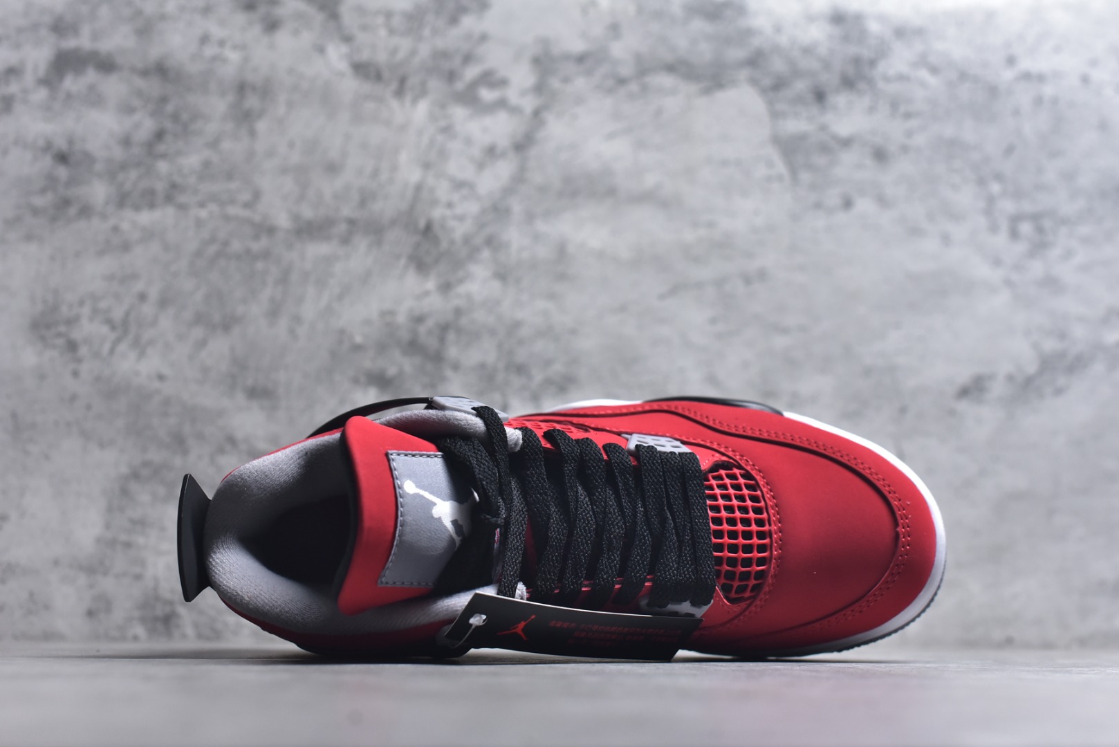 图片[4]-#Air Jordan 4 Retro AJ4 2026复刻公牛红黑 FQ8138-600 目前市面所有大厂中 品质材料细节最好的一个版本 原汁原味完美呈现四代版型 一比一鞋头弧度高度趴度鞋身弧度 原厂麂皮绒皮料材质 数据细节工艺流程均保持公司一致 细节品控鞋型随意秒杀市面版本 原厂TPU网格鞋带扣 正确内里网布 菱角分明不变形无多余毛边 柔软性质感一致于原鞋 原厂织唛标 原厂飞人电绣工艺 独家绑鞋带手法 印刷中底布 四线拉帮 米色美纹纸贴合固定 进口港宝加持 后跟自然饱满 全鞋荧光划线卡点 追求极致完美 每一双都是工艺品 多重QC质检 超越公司货的品控标准 实实在在的免检产品 尺码：40 40.5 41 42 42.5 43 44 44.5 45 46 47.5-选品中心