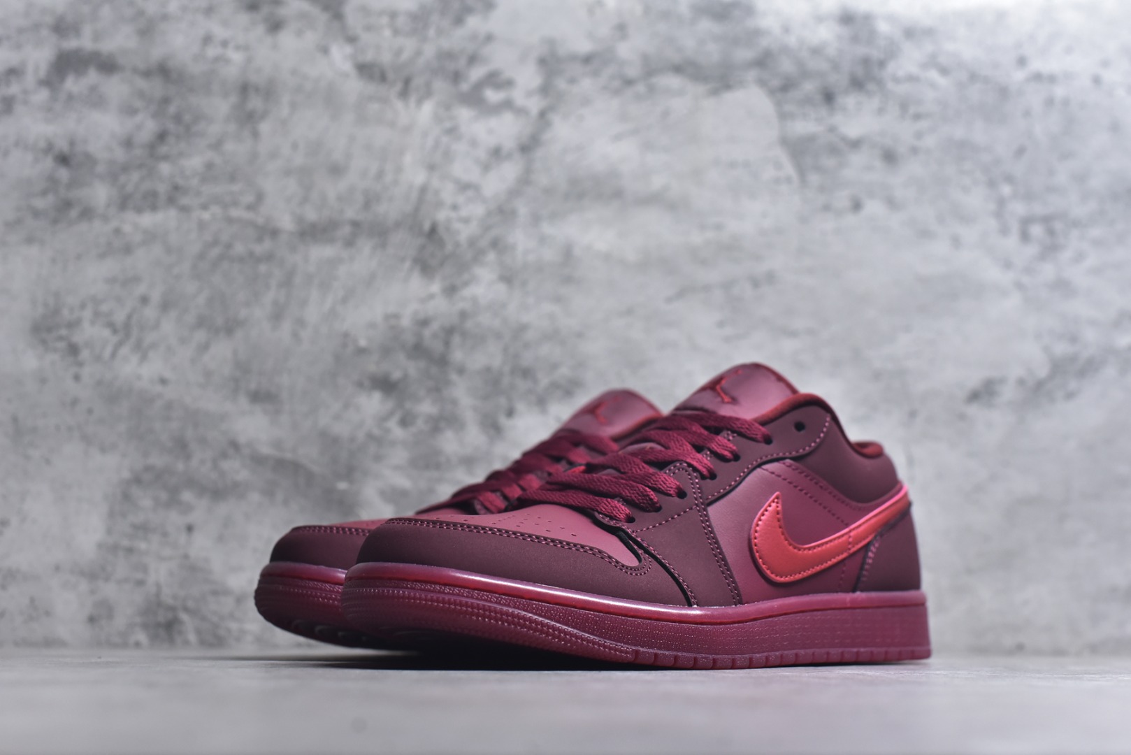 图片[2]-#Air Jordan AJ1 Low 低帮 IB7012-600 全新流水线出品 市场第二梯队最强版 全部原鞋开发 原楦原纸板开发 全鞋电脑针车 原厂内置全掌气垫 原盒内在原标 唯一Zp原版鞋带绑法 免检产品 全新2022版型 全头层皮料 完美零毛边处理 原厂配置全掌气垫 价格定位良心 新配色陆续出货 尺码：36-46-选品中心