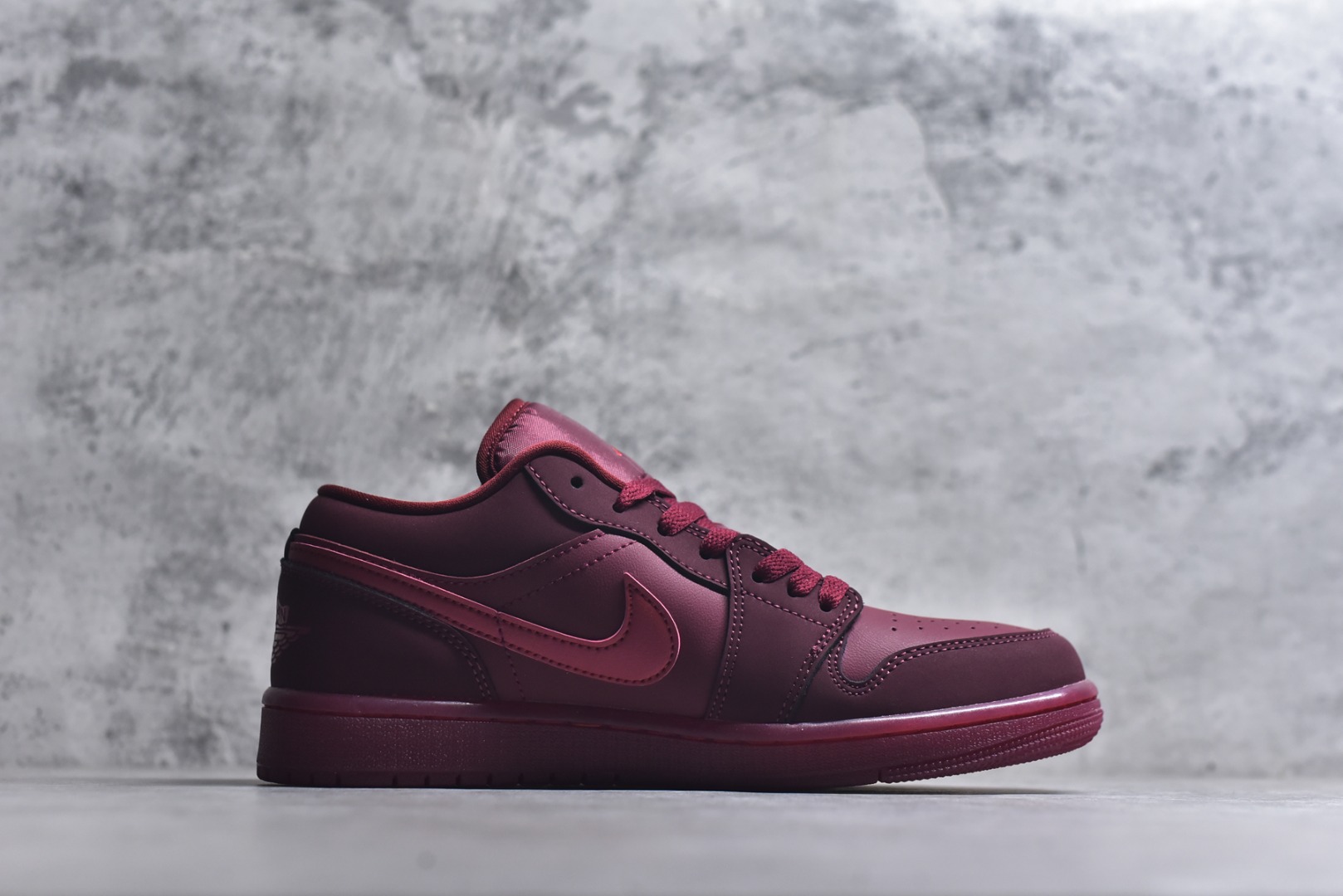 图片[3]-#Air Jordan AJ1 Low 低帮 IB7012-600 全新流水线出品 市场第二梯队最强版 全部原鞋开发 原楦原纸板开发 全鞋电脑针车 原厂内置全掌气垫 原盒内在原标 唯一Zp原版鞋带绑法 免检产品 全新2022版型 全头层皮料 完美零毛边处理 原厂配置全掌气垫 价格定位良心 新配色陆续出货 尺码：36-46-选品中心