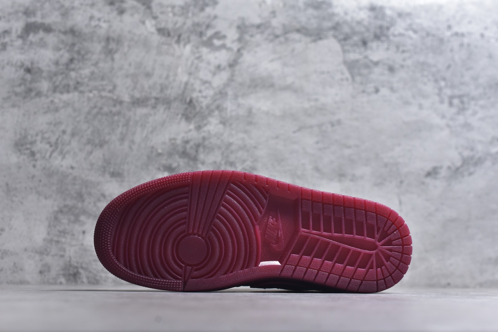 图片[6]-#Air Jordan AJ1 Low 低帮 IB7012-600 全新流水线出品 市场第二梯队最强版 全部原鞋开发 原楦原纸板开发 全鞋电脑针车 原厂内置全掌气垫 原盒内在原标 唯一Zp原版鞋带绑法 免检产品 全新2022版型 全头层皮料 完美零毛边处理 原厂配置全掌气垫 价格定位良心 新配色陆续出货 尺码：36-46-选品中心