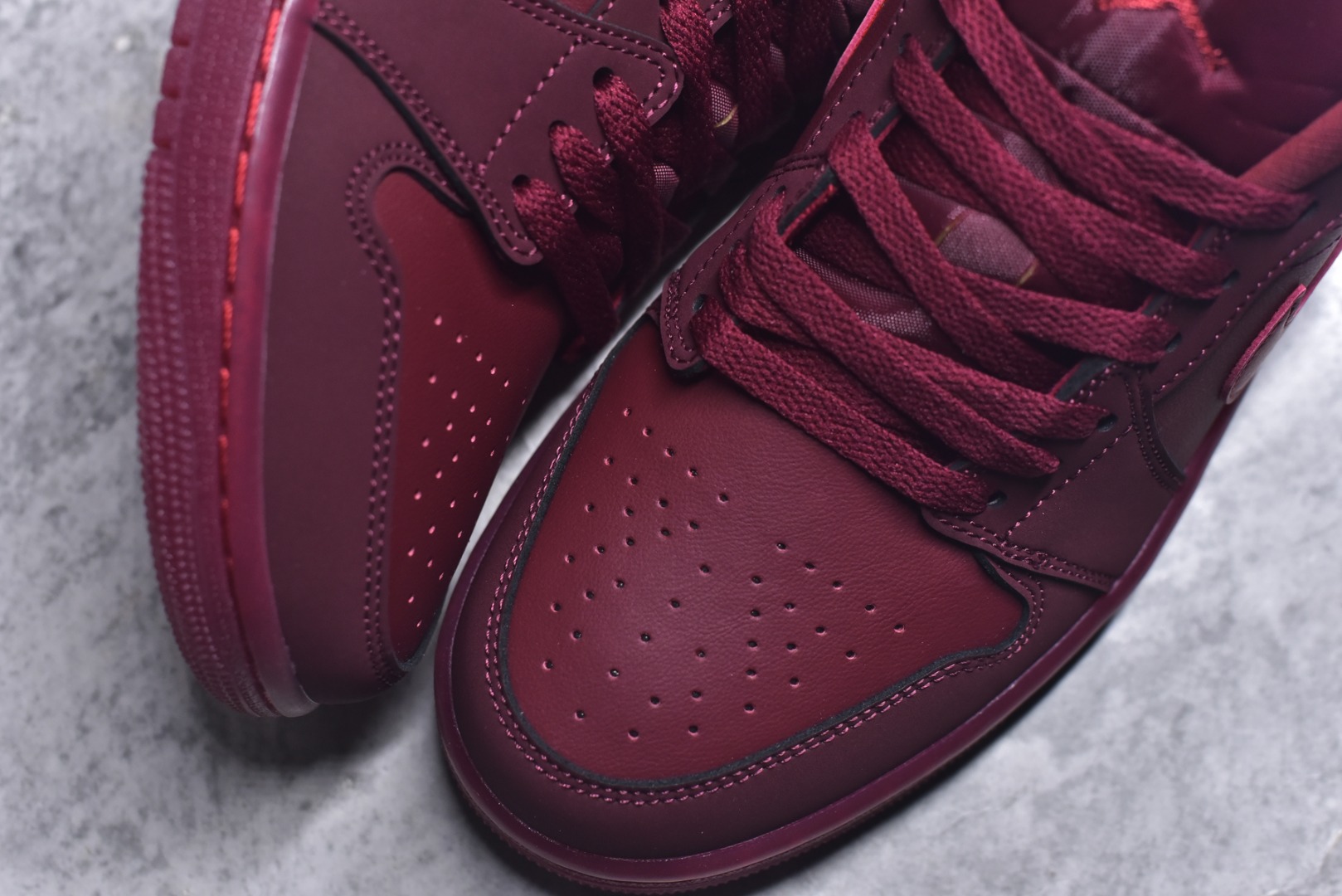 图片[8]-#Air Jordan AJ1 Low 低帮 IB7012-600 全新流水线出品 市场第二梯队最强版 全部原鞋开发 原楦原纸板开发 全鞋电脑针车 原厂内置全掌气垫 原盒内在原标 唯一Zp原版鞋带绑法 免检产品 全新2022版型 全头层皮料 完美零毛边处理 原厂配置全掌气垫 价格定位良心 新配色陆续出货 尺码：36-46-选品中心