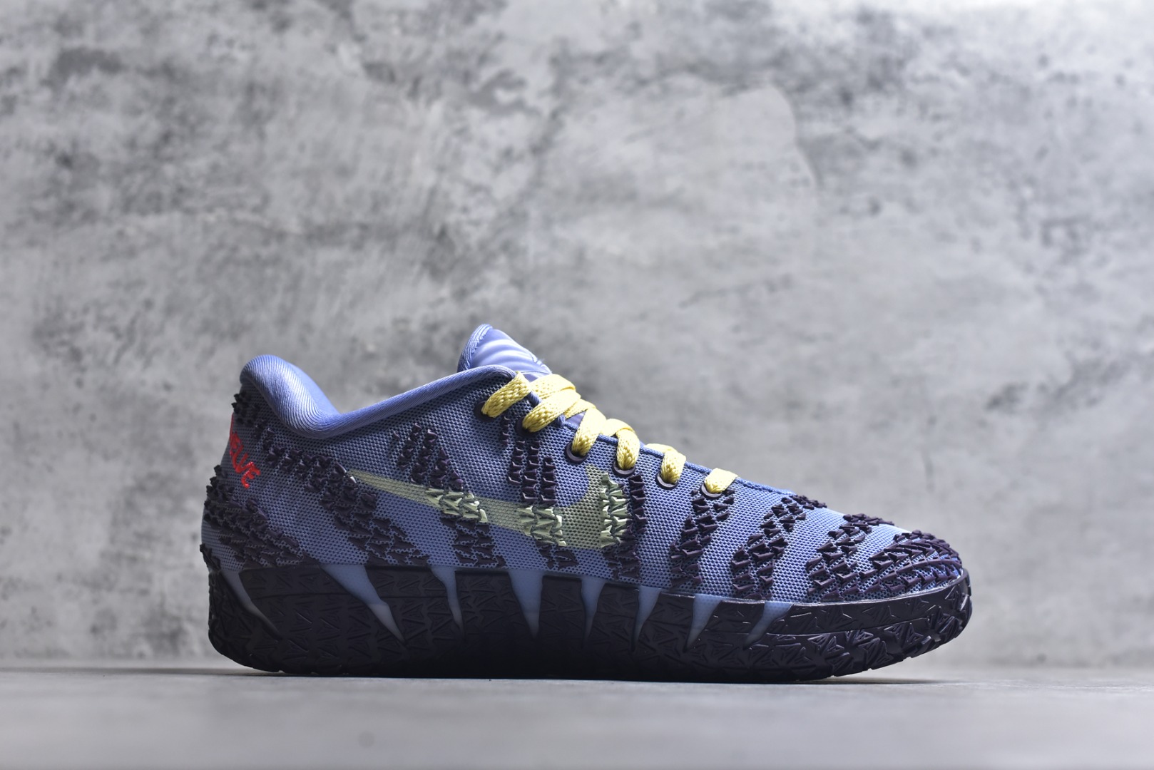 图片[3]-#NK Ja 3 Scratch EP 莫兰特三代柔软舒适防滑耐磨透气支撑轻便低帮篮球鞋 HF2794-700 全新版本重磅登场 历时半年全力打造 实战脚感完美 T1品质 完美版型细节做工 【顶配缓震】独家革新搭载 前掌5mm TURBO气垫 兼具贴地与缓震！（正品仅长方形小气垫）➕后掌大马蹄14mm厚 气垫 提高后掌缓震极限 （正品后掌无气垫） 【顶级抗扭】 搭载硬度65HC 发泡中底框架 ➕高强度中足抗扭片 革新升级 赛事级抗扭水平！独此一家 【顶级支撑】鞋身侧向包裹 双层补强层 200斤以上选手 也可驾驭（正品仅一层）对比市场货品偷工减料 不可同日而语！ 气垫气压上脚即可感受！鞋底止滑配方 无需磨合 原地起飞🛫 尺码：40-47.5-选品中心