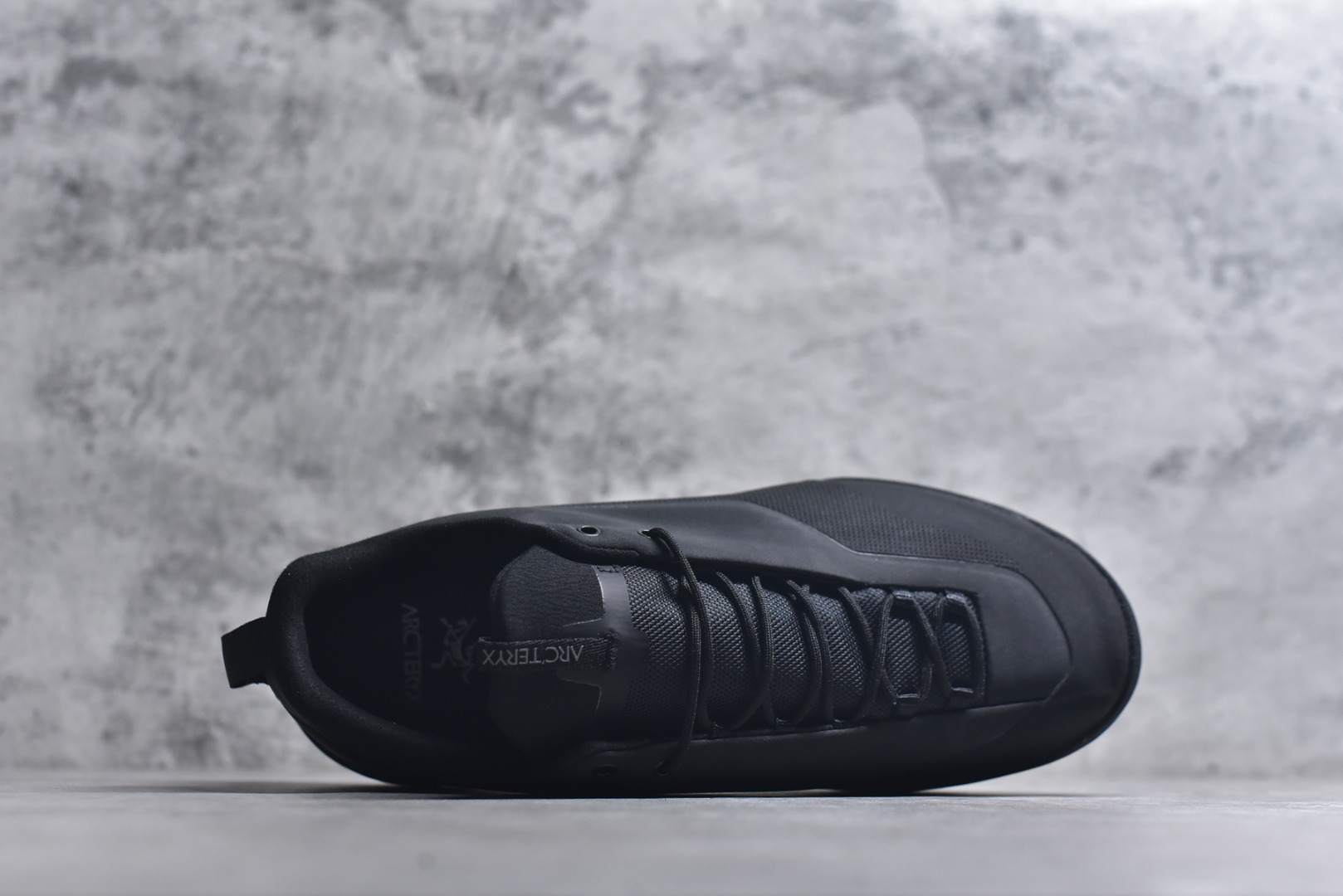 图片[4]-#Arcteryx始祖鸟 Konseal women轻量 网布防滑轻便耐磨 低帮户外运动跑步鞋 konseal LT的外观看似朴实 却散发着一股高贵气息 虽然是标榜越野鞋 但其实越野跑与登山乃一体两面的运动 皆在相同的山林场域之中进行 包含轻量化鞋身 MegaGrip大底 OrthoLite 3D鞋垫 EVA弹性混合中底等等 以及这次所使用的最新防水透气科技 抓地力优良的VibramMegaGrip 鞋带收纳设计 避免鞋带勾到绊倒 全脚掌舒适稳定 EVA弹性混合中底 OrthoLite 3D鞋垫 前脚掌TPU支撑片 尺码：39-45-选品中心