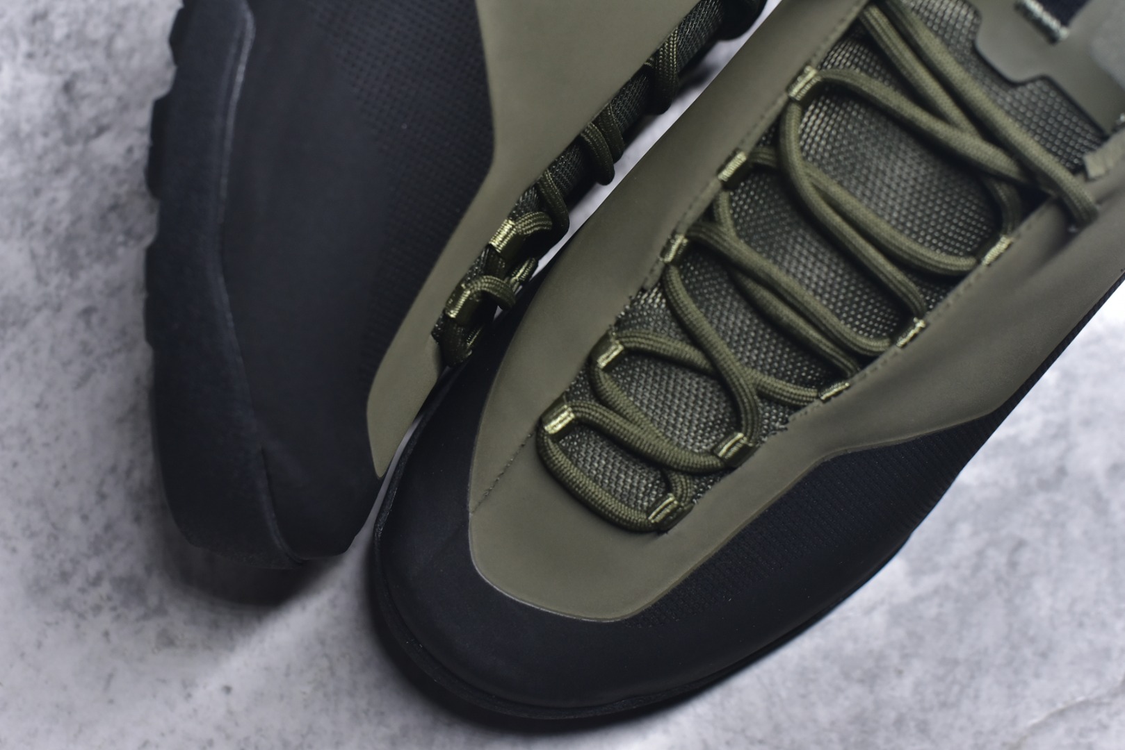 图片[8]-#Arcteryx始祖鸟 Konseal women轻量 网布防滑轻便耐磨 低帮户外运动跑步鞋 konseal LT的外观看似朴实 却散发着一股高贵气息 虽然是标榜越野鞋 但其实越野跑与登山乃一体两面的运动 皆在相同的山林场域之中进行 包含轻量化鞋身 MegaGrip大底 OrthoLite 3D鞋垫 EVA弹性混合中底等等 以及这次所使用的最新防水透气科技 抓地力优良的VibramMegaGrip 鞋带收纳设计 避免鞋带勾到绊倒 全脚掌舒适稳定 EVA弹性混合中底 OrthoLite 3D鞋垫 前脚掌TPU支撑片 尺码：39-45-选品中心