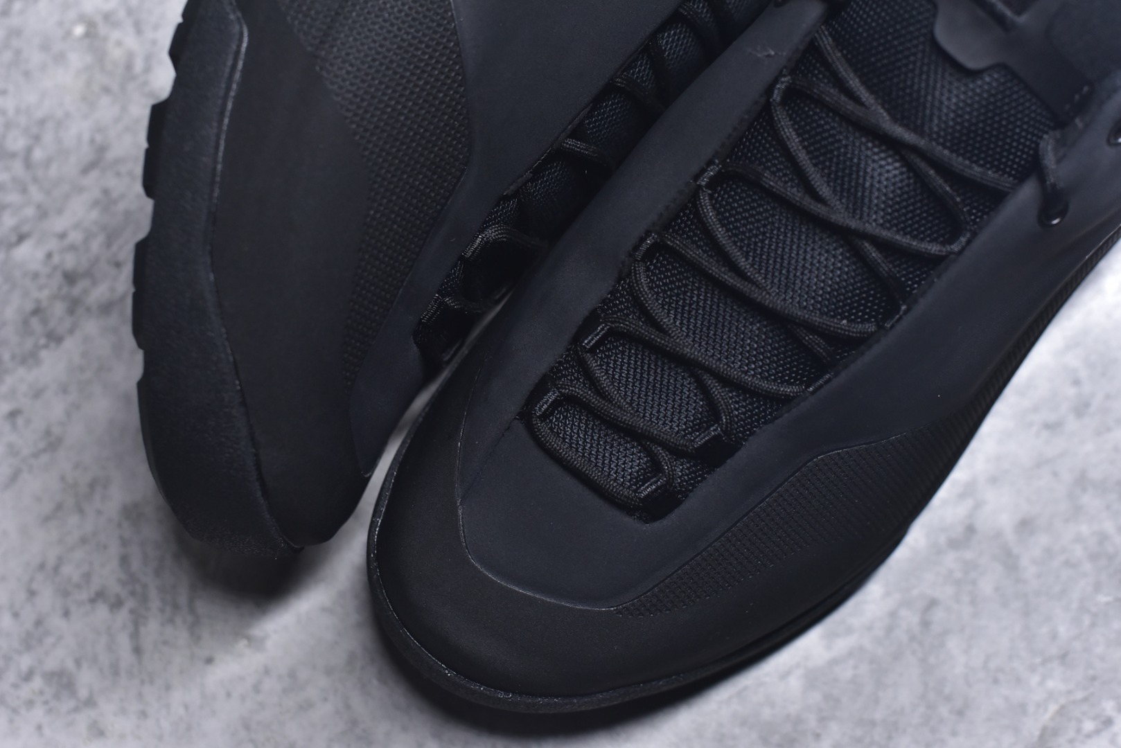 图片[8]-#Arcteryx始祖鸟 Konseal women轻量 网布防滑轻便耐磨 低帮户外运动跑步鞋 konseal LT的外观看似朴实 却散发着一股高贵气息 虽然是标榜越野鞋 但其实越野跑与登山乃一体两面的运动 皆在相同的山林场域之中进行 包含轻量化鞋身 MegaGrip大底 OrthoLite 3D鞋垫 EVA弹性混合中底等等 以及这次所使用的最新防水透气科技 抓地力优良的VibramMegaGrip 鞋带收纳设计 避免鞋带勾到绊倒 全脚掌舒适稳定 EVA弹性混合中底 OrthoLite 3D鞋垫 前脚掌TPU支撑片 尺码：39-45-选品中心