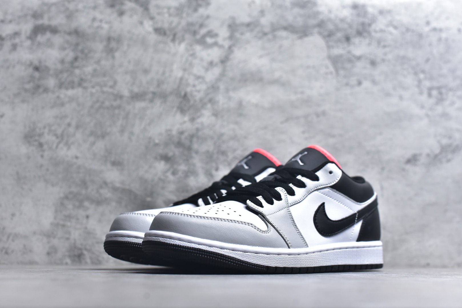图片[2]-#Air Jordan AJ1 Low 低帮 553558-045 全新流水线出品 市场第二梯队最强版 全部原鞋开发 原楦原纸板开发 全鞋电脑针车 原厂内置全掌气垫 原盒内在原标 唯一Zp原版鞋带绑法 免检产品 全新2022版型 全头层皮料 完美零毛边处理 原厂配置全掌气垫 价格定位良心 新配色陆续出货 尺码：36-46-选品中心