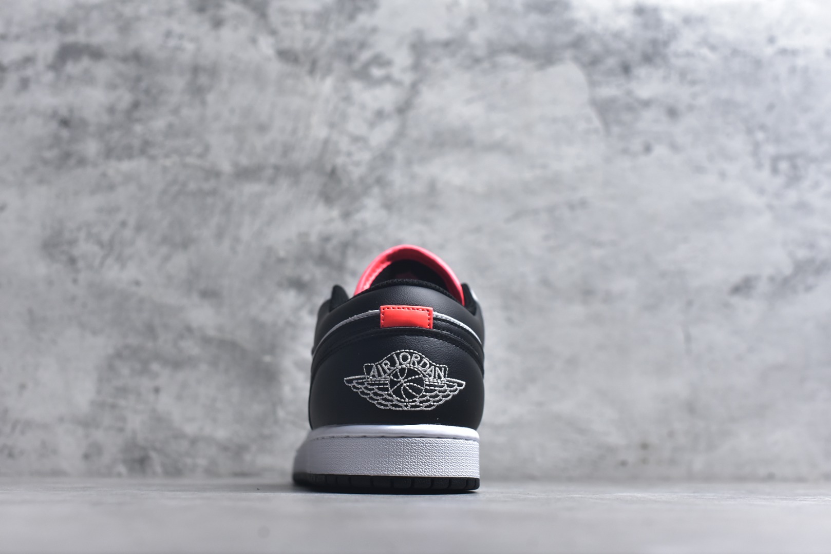图片[5]-#Air Jordan AJ1 Low 低帮 553558-045 全新流水线出品 市场第二梯队最强版 全部原鞋开发 原楦原纸板开发 全鞋电脑针车 原厂内置全掌气垫 原盒内在原标 唯一Zp原版鞋带绑法 免检产品 全新2022版型 全头层皮料 完美零毛边处理 原厂配置全掌气垫 价格定位良心 新配色陆续出货 尺码：36-46-选品中心