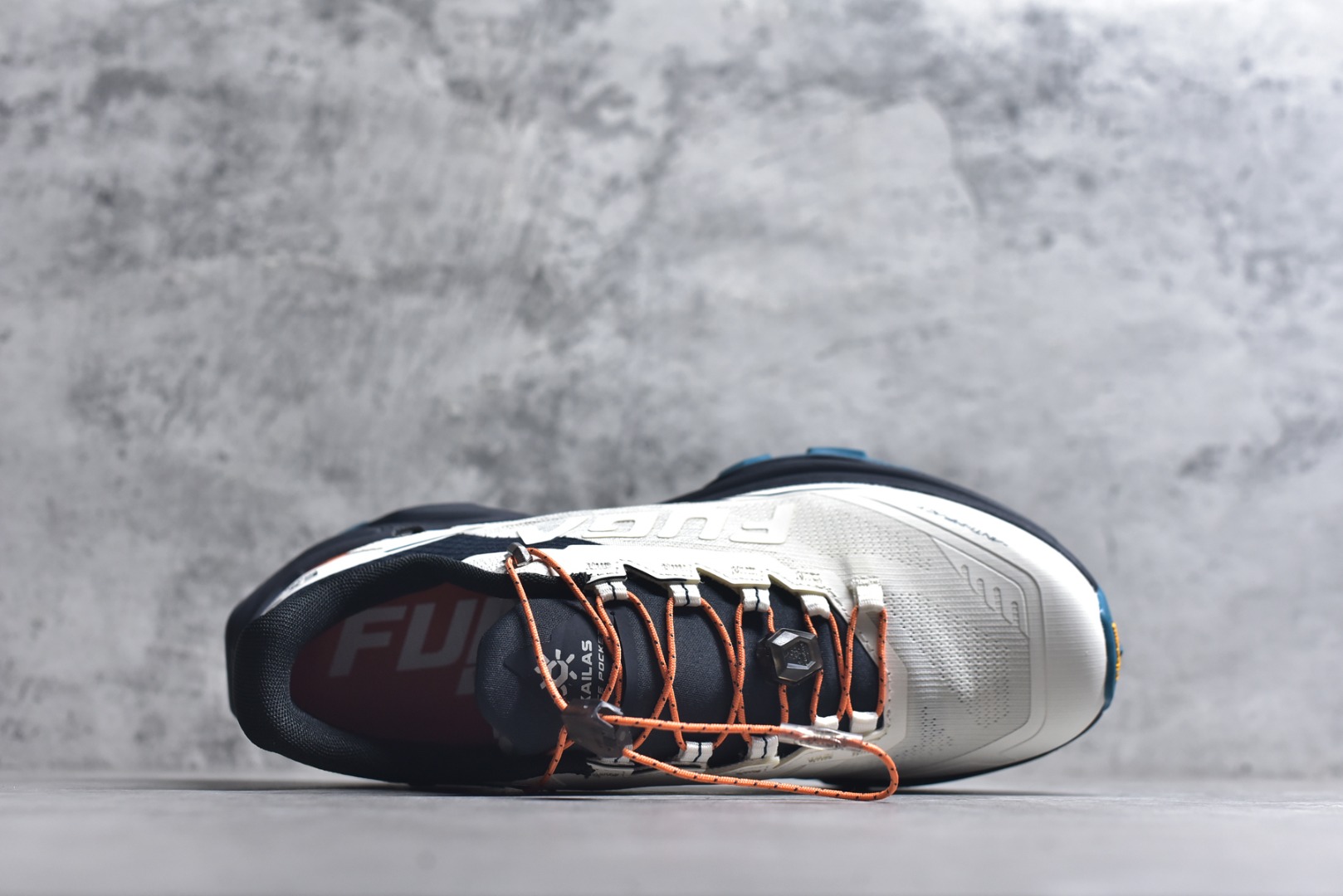 图片[4]-#凯乐石 KAILAS FUGA EX3厚底缓冲徒步跑山网布TPU减震防滑透气包裹性抗冲击轻便回弹 低帮 超强抓地力徒步跑步鞋 BOA适配系统 通过旋钮一键实现快速调节松紧 快速穿脱 YIBRAM MEGAGRIP湿地止滑大底 提供强劲抓地力 驾驭干湿路面 ECCEVAI 厚底回弹中底 缓冲回弹 泵感十足 更抓地 减少消耗-前掌加宽4% 后跟加宽15% 更缓震久跑不累-缓震回弹提升20% 更稳定 减少关节伤害-加高和梯形设计加宽 更包裹 更舒适-楦型升级 加强脚背中腰包裹性 货号：KS2513108 尺码：36 36.5 37.5 38 38.5 39 40 40.5 41 42 42.5 43 44 45-选品中心