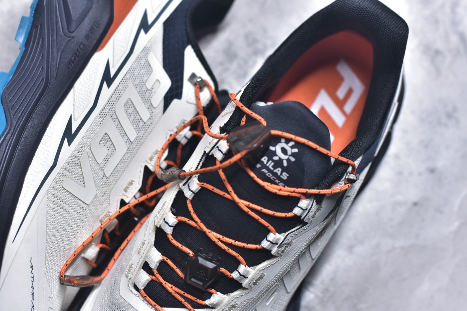 图片[9]-#凯乐石 KAILAS FUGA EX3厚底缓冲徒步跑山网布TPU减震防滑透气包裹性抗冲击轻便回弹 低帮 超强抓地力徒步跑步鞋 BOA适配系统 通过旋钮一键实现快速调节松紧 快速穿脱 YIBRAM MEGAGRIP湿地止滑大底 提供强劲抓地力 驾驭干湿路面 ECCEVAI 厚底回弹中底 缓冲回弹 泵感十足 更抓地 减少消耗-前掌加宽4% 后跟加宽15% 更缓震久跑不累-缓震回弹提升20% 更稳定 减少关节伤害-加高和梯形设计加宽 更包裹 更舒适-楦型升级 加强脚背中腰包裹性 货号：KS2513108 尺码：36 36.5 37.5 38 38.5 39 40 40.5 41 42 42.5 43 44 45-选品中心