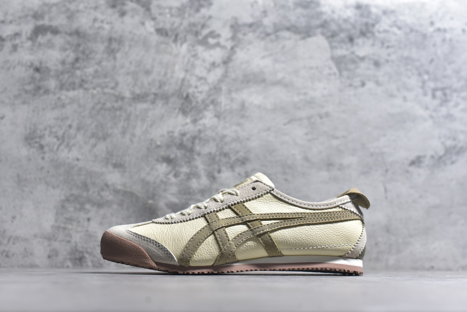 #Onitsuka Tiger鬼塚虎 MEXICO 66 进口皮料 一比一复刻 舒适百搭 低帮 板鞋 男女同款 T4米色 1183C076-101 尺码 35 36 37 37.5 38 39 39.5 40 40.5 41.5 42 42.5 43.5 44 44.5 45-选品中心