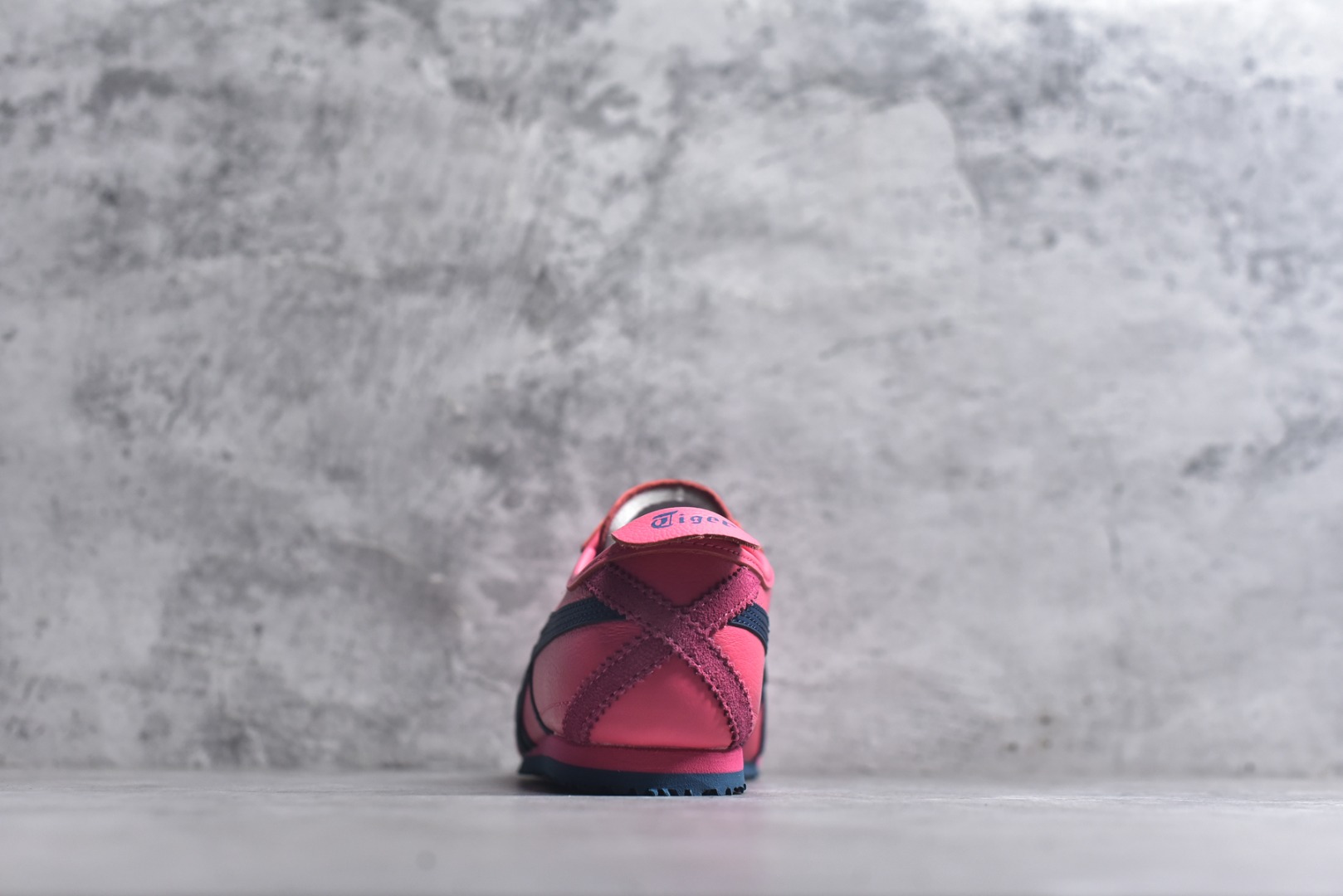 图片[5]-#Onitsuka Tiger鬼塚虎 MEXICO 66 进口皮料 一比一复刻 舒适百搭 低帮 板鞋 男女同款 T26玫红 1183B771-700 尺码 35 36 37 37.5 38 39 39.5 40 40.5 41.5 42 42.5 43.5 44 44.5 45-选品中心