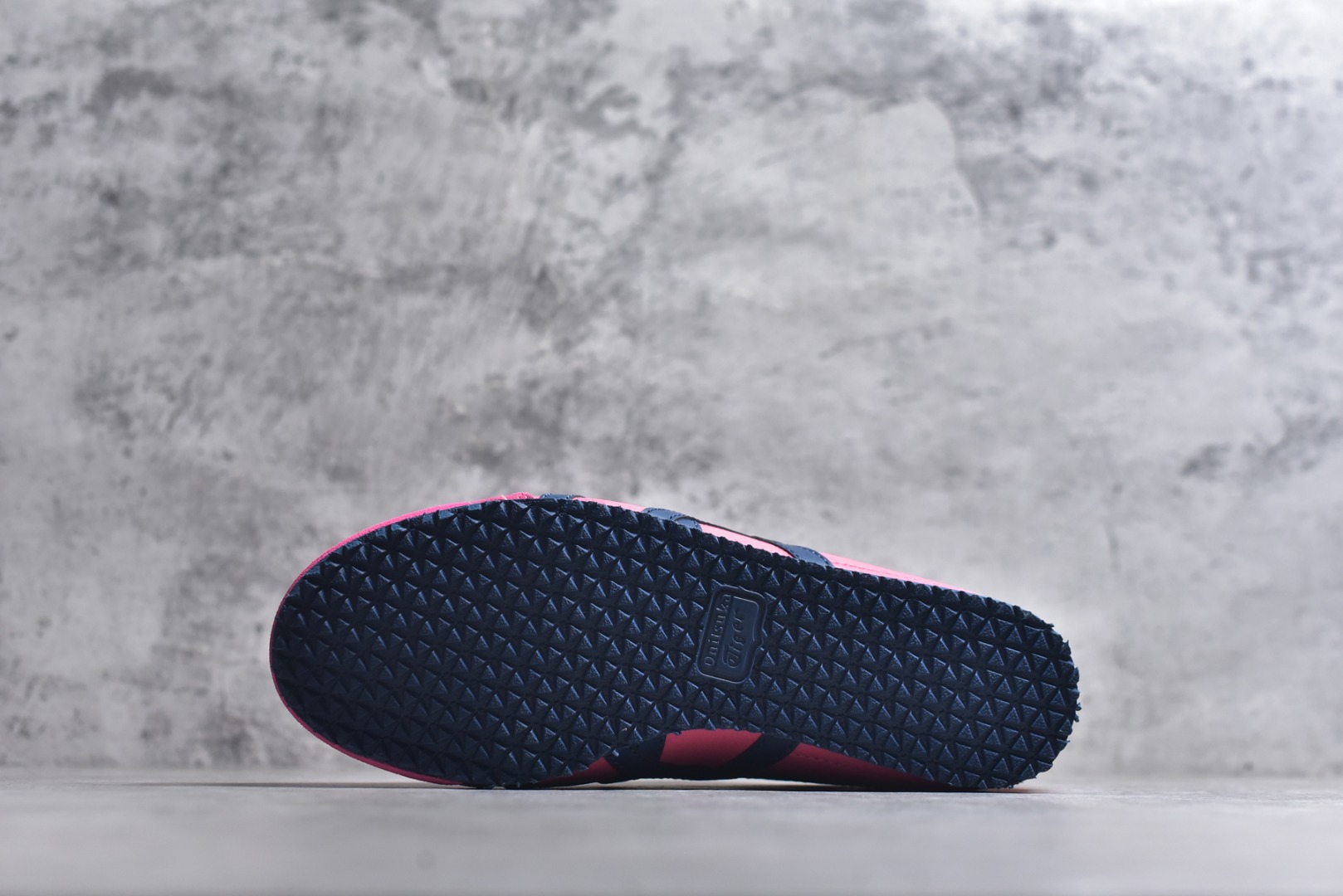 图片[6]-#Onitsuka Tiger鬼塚虎 MEXICO 66 进口皮料 一比一复刻 舒适百搭 低帮 板鞋 男女同款 T26玫红 1183B771-700 尺码 35 36 37 37.5 38 39 39.5 40 40.5 41.5 42 42.5 43.5 44 44.5 45-选品中心