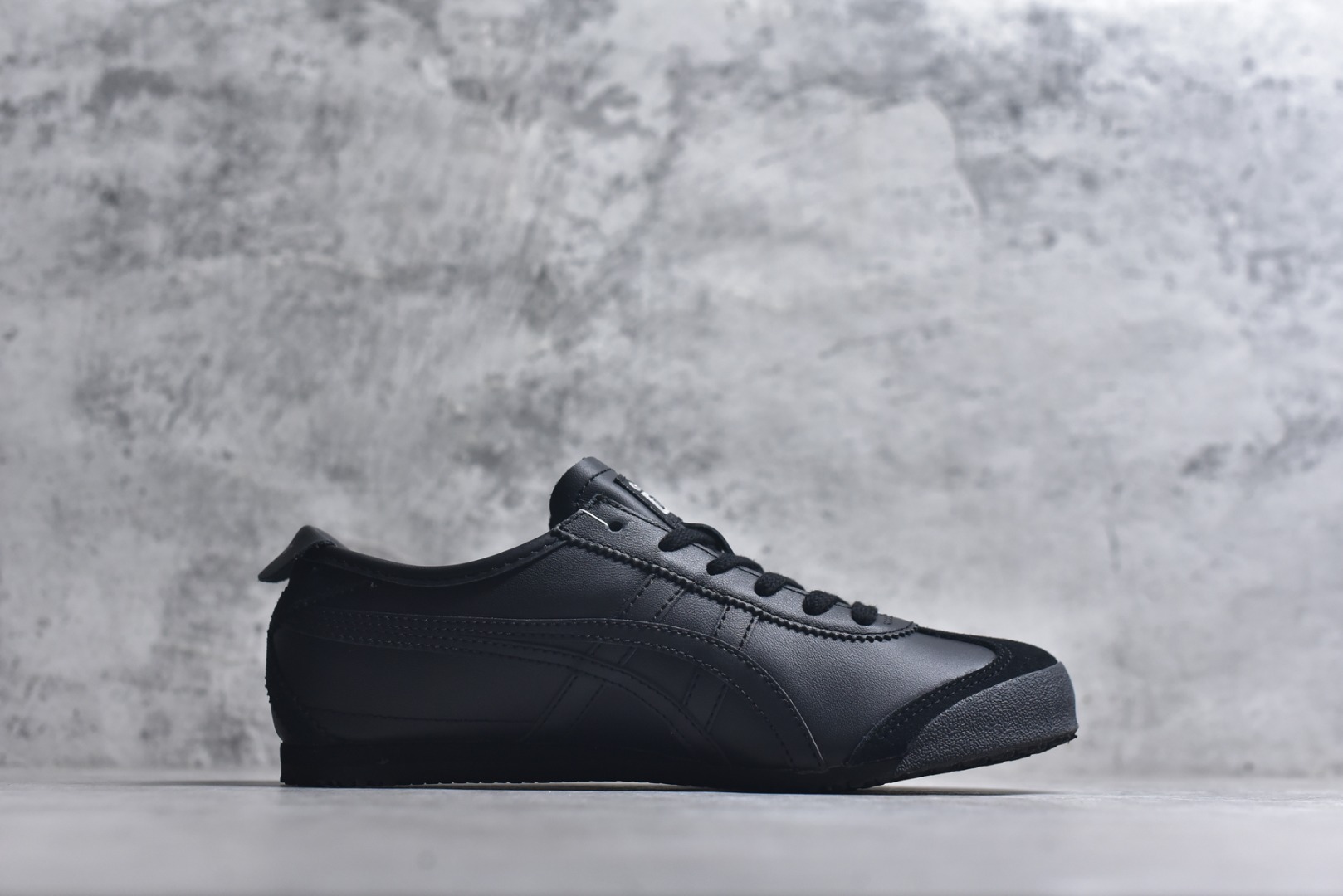 图片[3]-#Onitsuka Tiger鬼塚虎 MEXICO 66 进口皮料 一比一复刻 舒适百搭 低帮 板鞋 男女同款 T18全黑 1183C102-002 尺码 35 36 37 37.5 38 39 39.5 40 40.5 41.5 42 42.5 43.5 44 44.5 45-选品中心