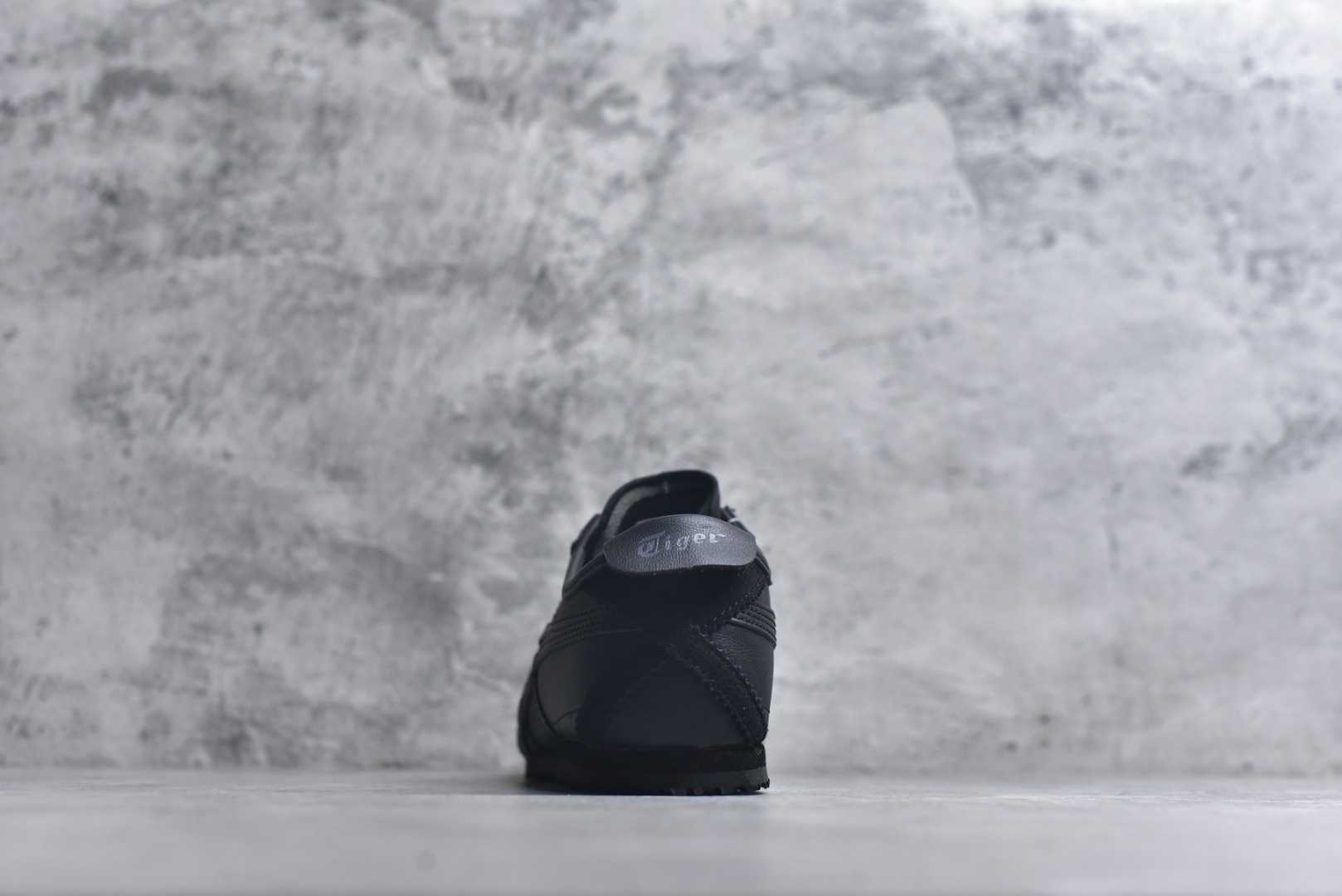 图片[5]-#Onitsuka Tiger鬼塚虎 MEXICO 66 进口皮料 一比一复刻 舒适百搭 低帮 板鞋 男女同款 T18全黑 1183C102-002 尺码 35 36 37 37.5 38 39 39.5 40 40.5 41.5 42 42.5 43.5 44 44.5 45-选品中心