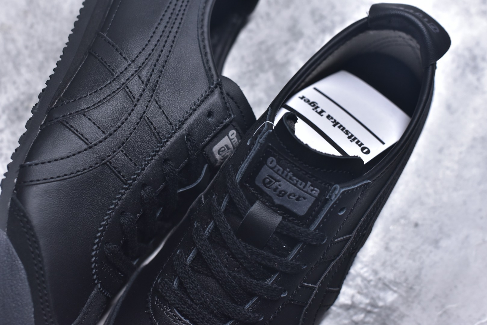 图片[9]-#Onitsuka Tiger鬼塚虎 MEXICO 66 进口皮料 一比一复刻 舒适百搭 低帮 板鞋 男女同款 T18全黑 1183C102-002 尺码 35 36 37 37.5 38 39 39.5 40 40.5 41.5 42 42.5 43.5 44 44.5 45-选品中心