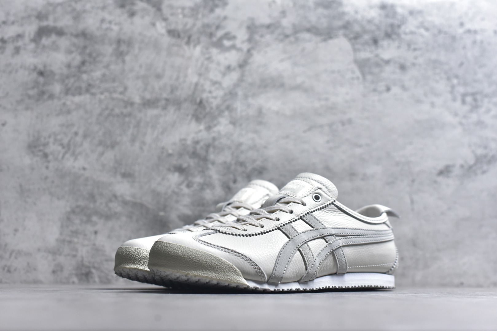 图片[2]-#Onitsuka Tiger鬼塚虎 MEXICO 66 进口皮料 一比一复刻 舒适百搭 低帮 板鞋 男女同款 T22米灰 1183A942-101 尺码 35 36 37 37.5 38 39 39.5 40 40.5 41.5 42 42.5 43.5 44 44.5 45-选品中心